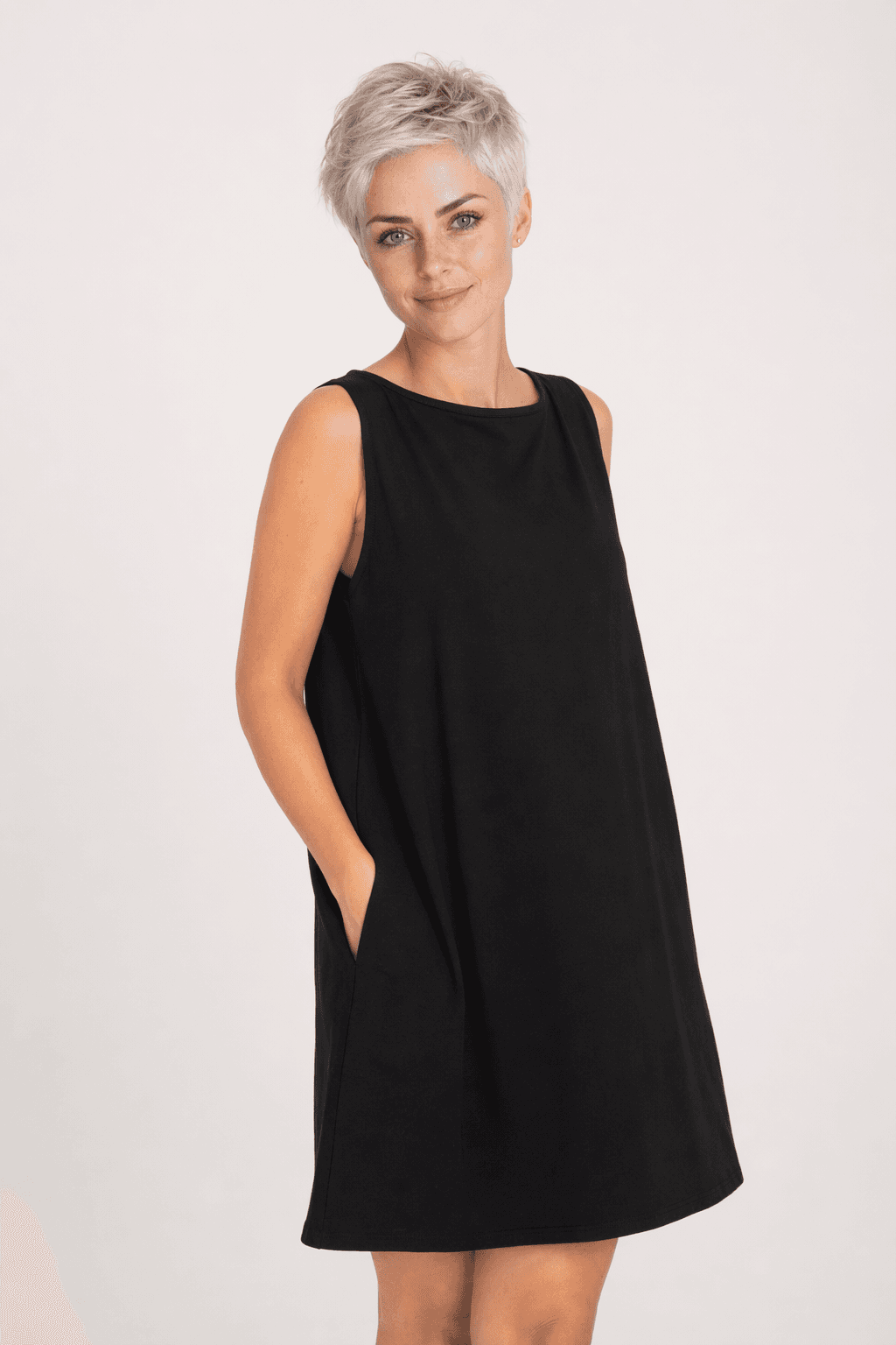 Vestido negro clásico sin mangas Zelda — foto 8