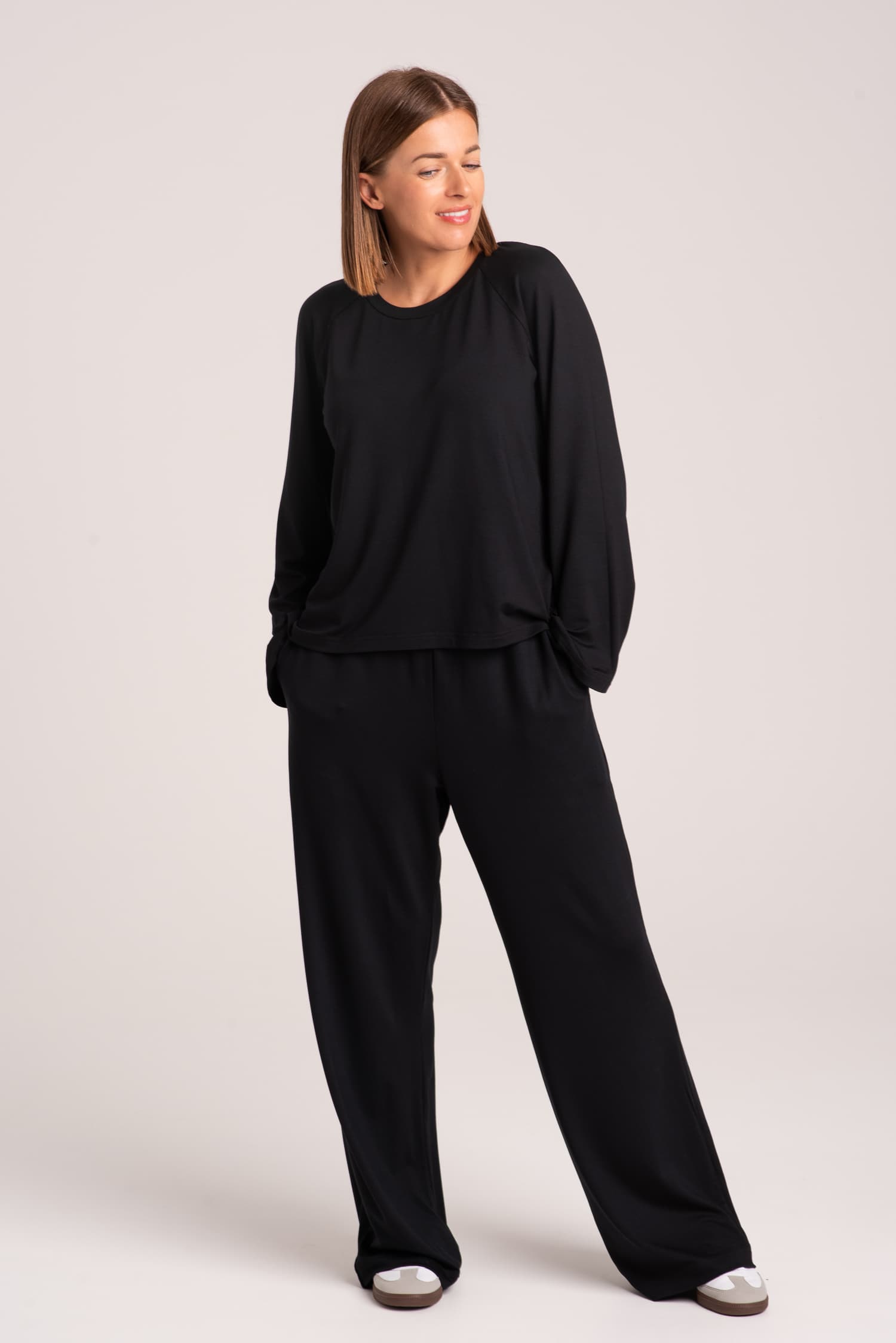 Czarny longsleeve oversize z dzianiny ROSE