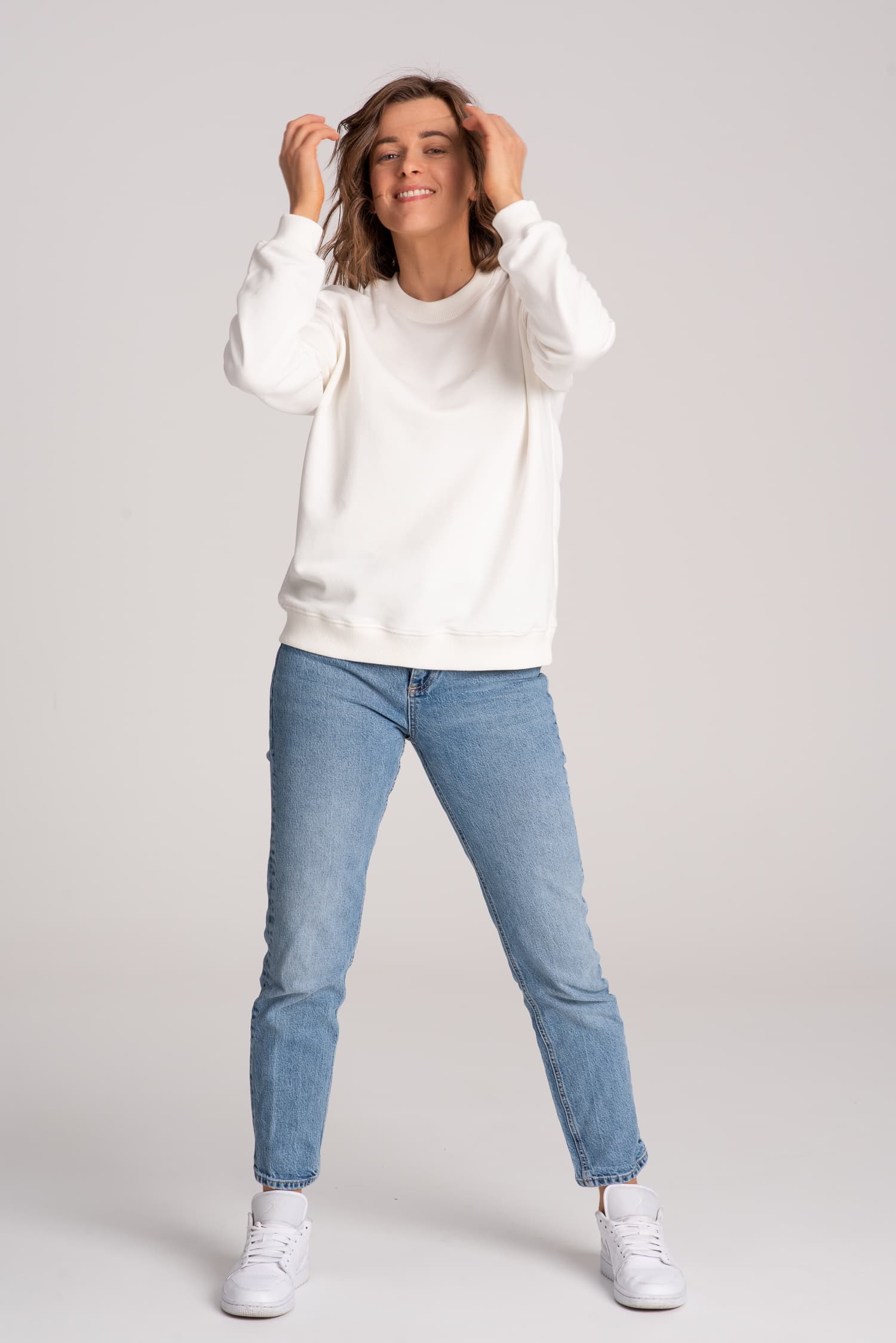 Biała bluza damska NIEzwykła - widok 2