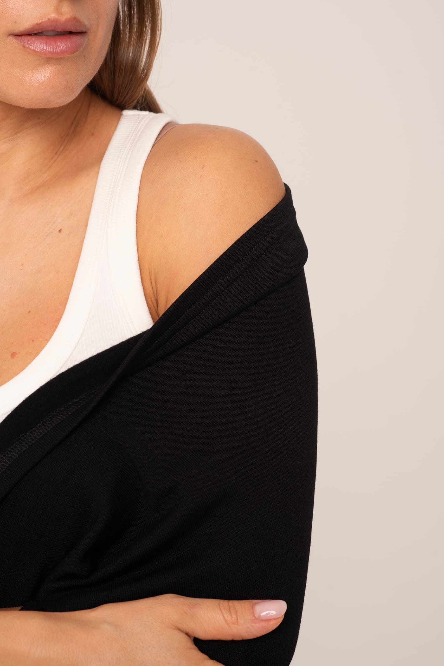 Czarna narzutka bambusowa Grażynka - zdjęcie 5