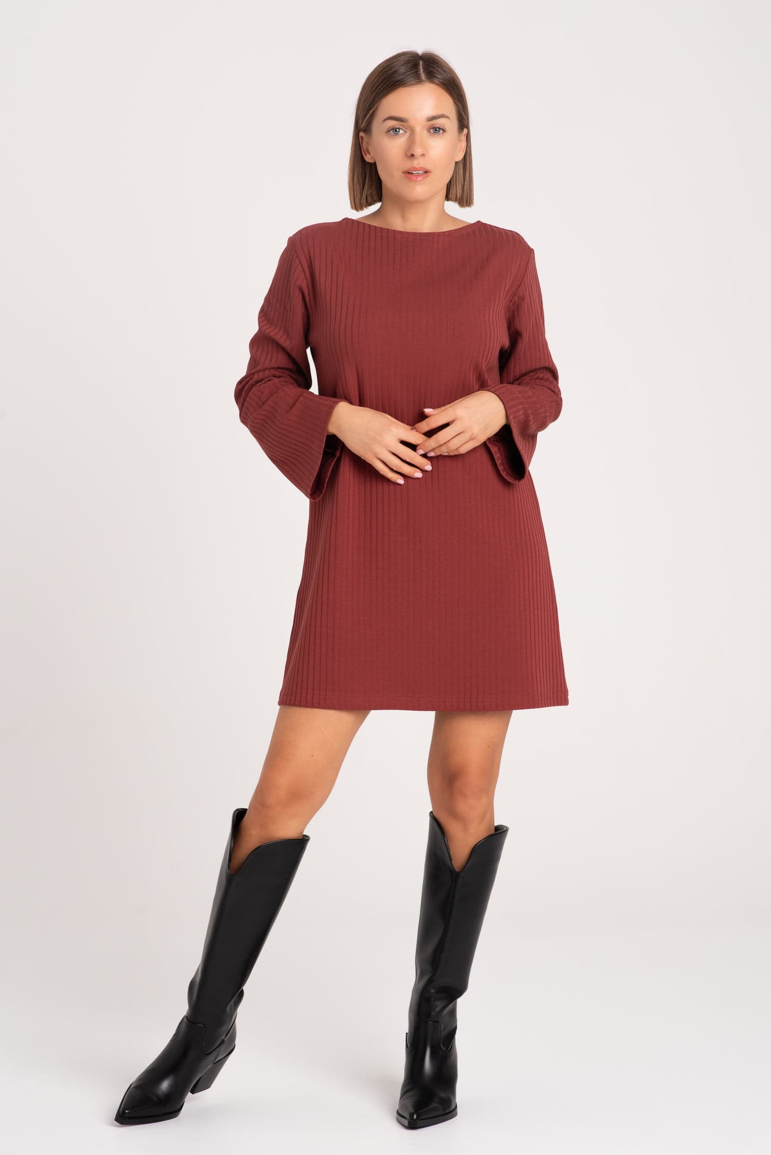 Sukienka z prążkowanej dzianiny Ella w kolorze marsala