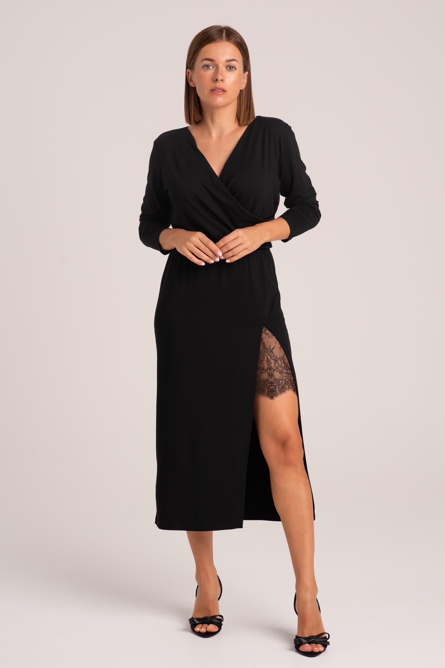 Czarna sukienka z koronką Charlie