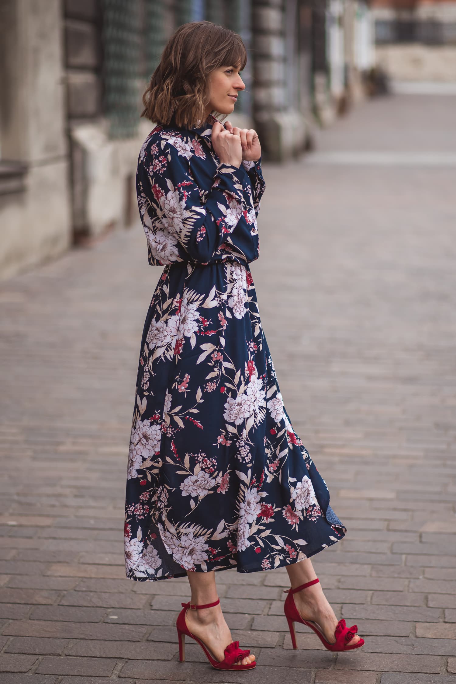 Sukienka koszulowa NONAME – granatowa