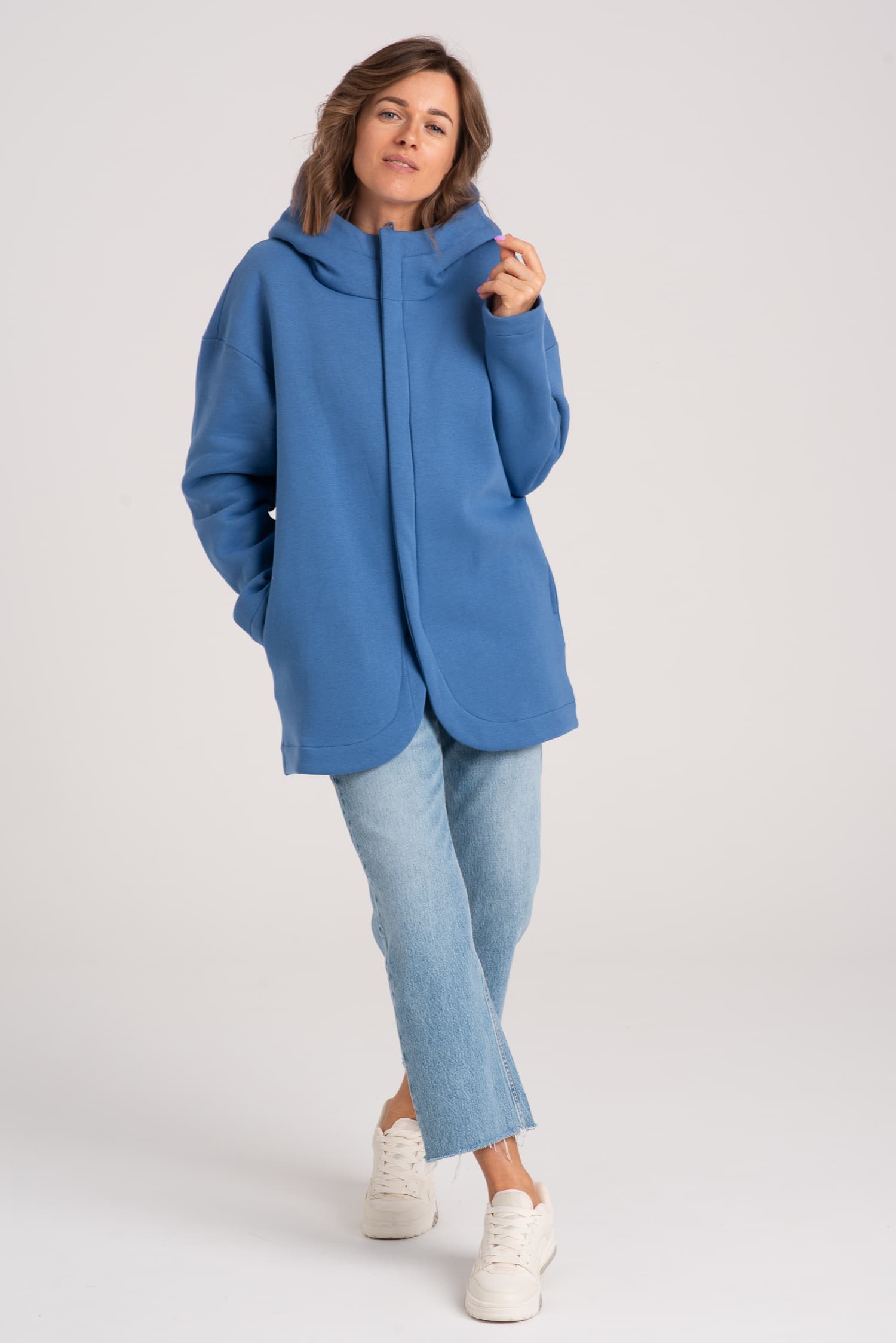 Niebieska zasuwana bluza damska NA OKRĄGŁO - widok 2