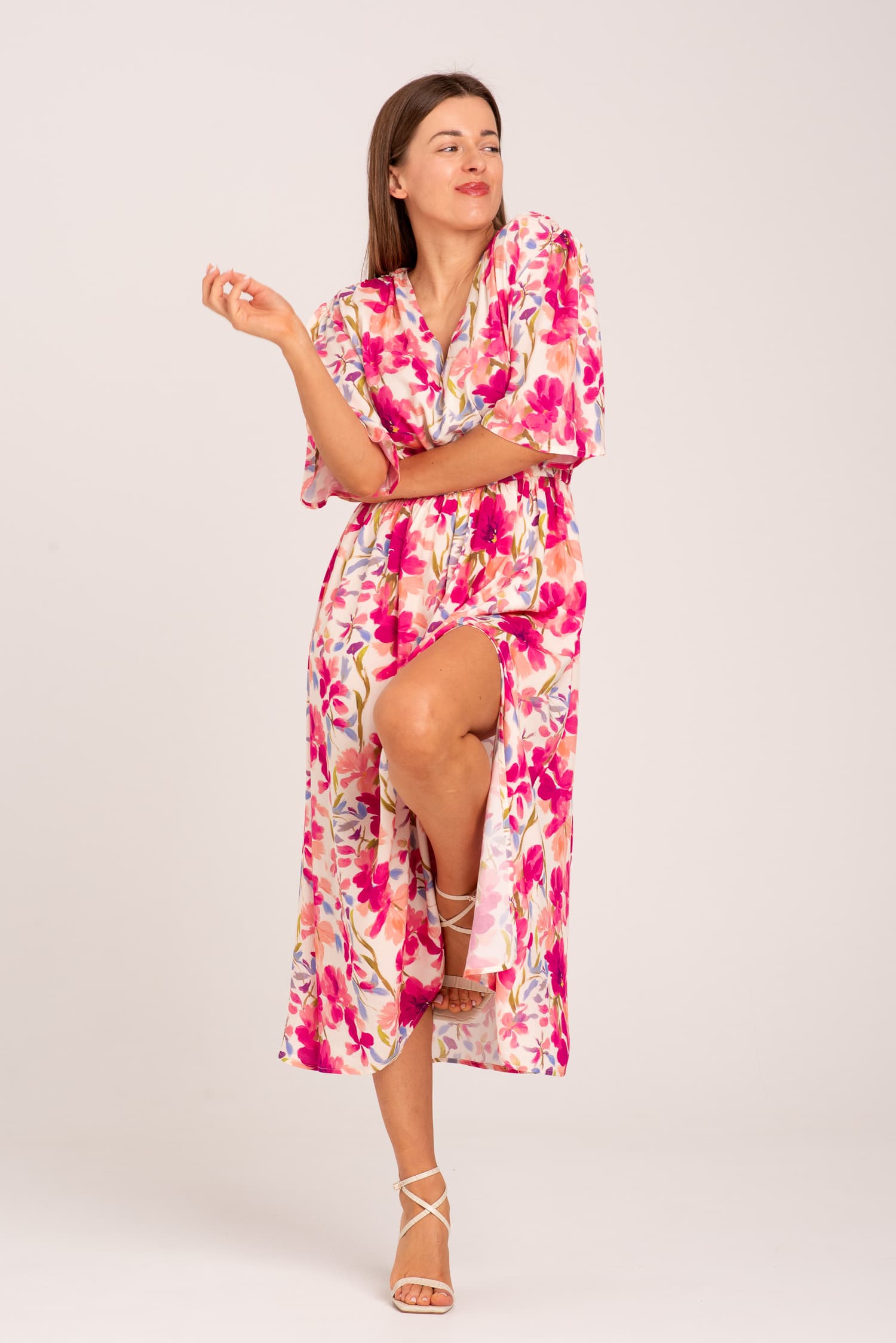 Wiskozowa sukienka w kwiaty z krótkim rękawem Ida - zdjęcie 3