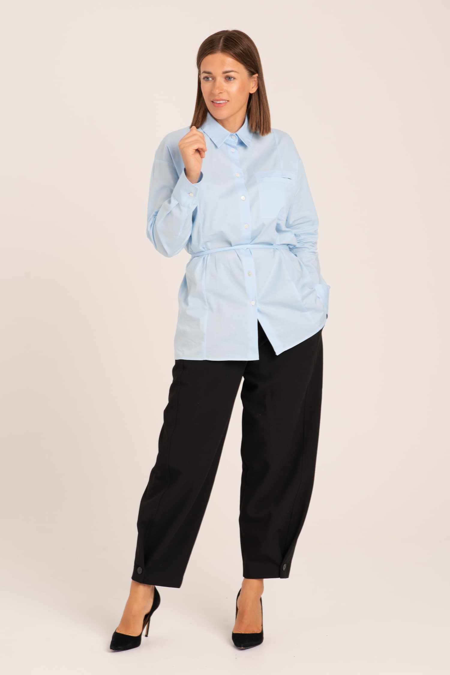 Niebieska koszula bawełniana z wiązaniem Charlotte - zdjęcie 5