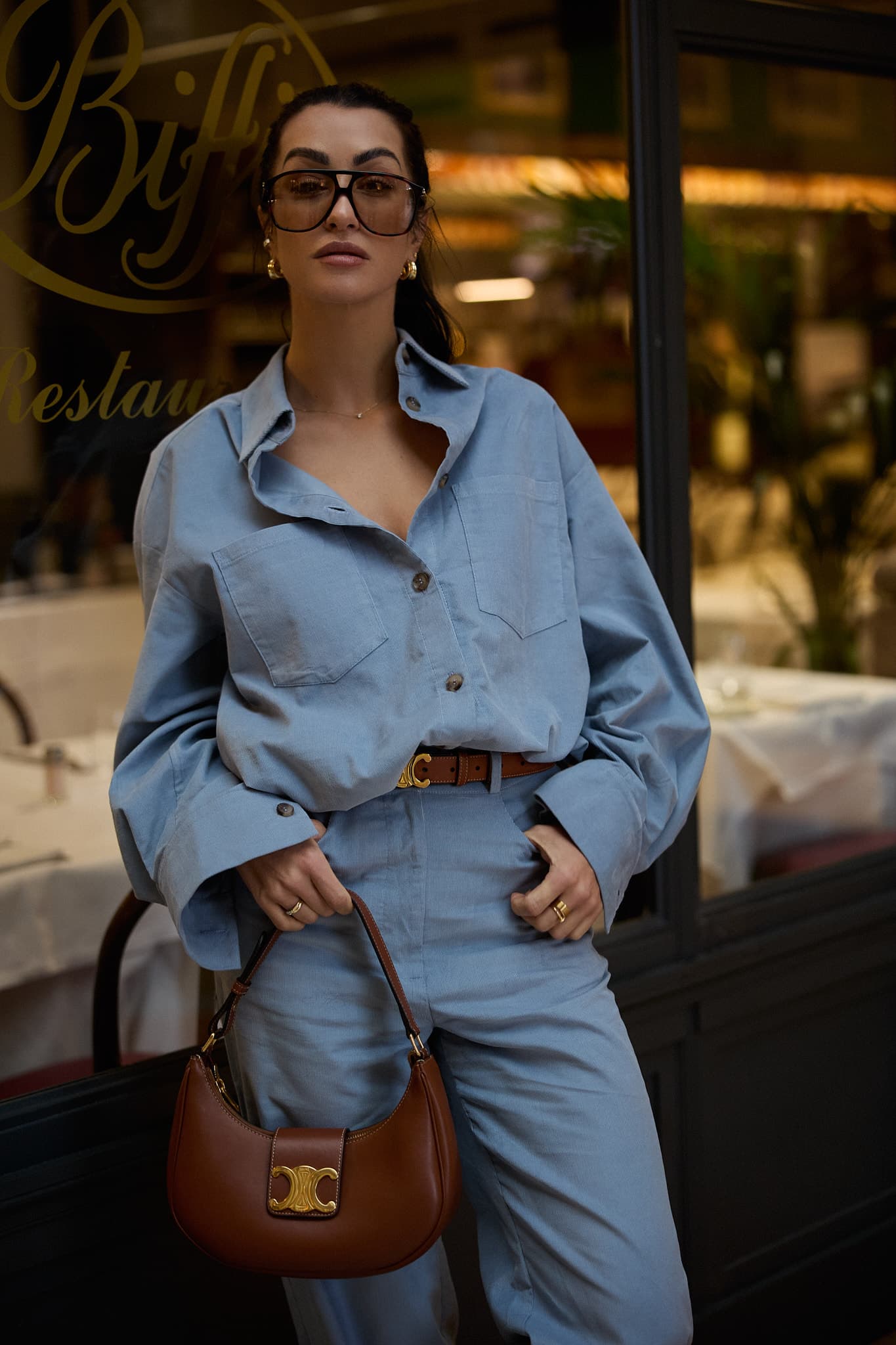 Błękitne spodnie sztruksowe z wysokim stanem Therese - zdjęcie 10