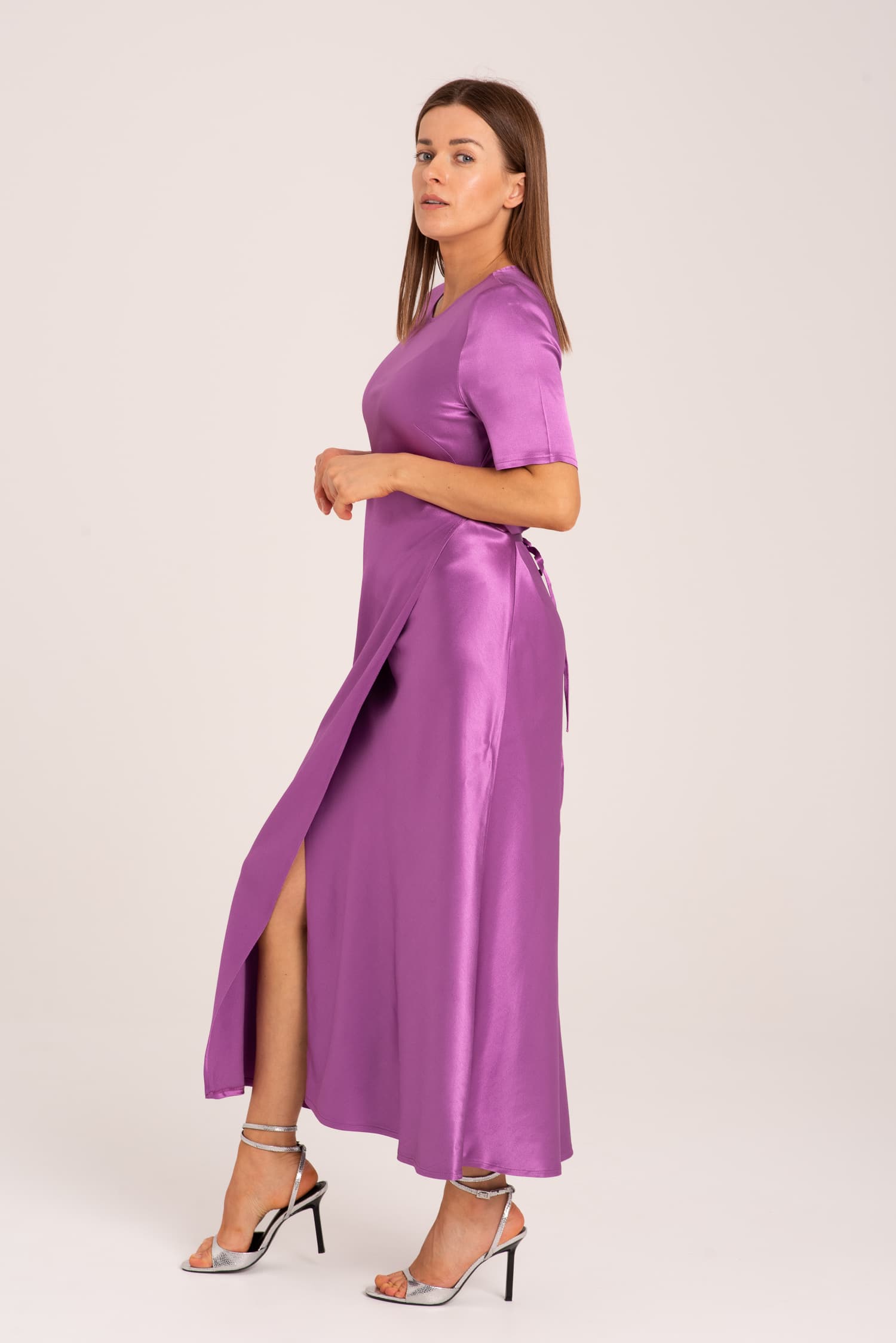 Fioletowa satynowa sukienka  Kate - widok 2