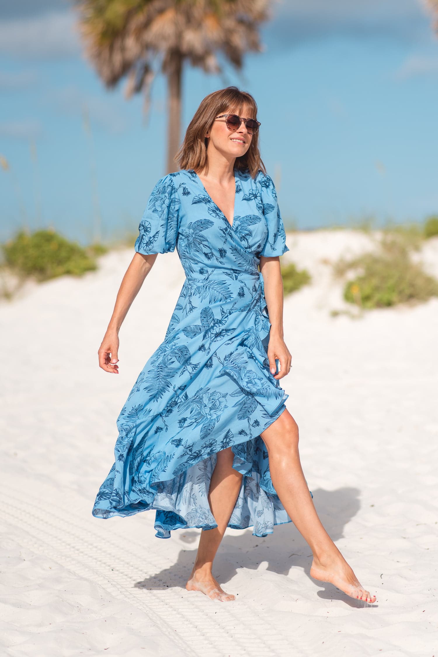 Sukienka kopertowa Kamili - niebieska - widok 2