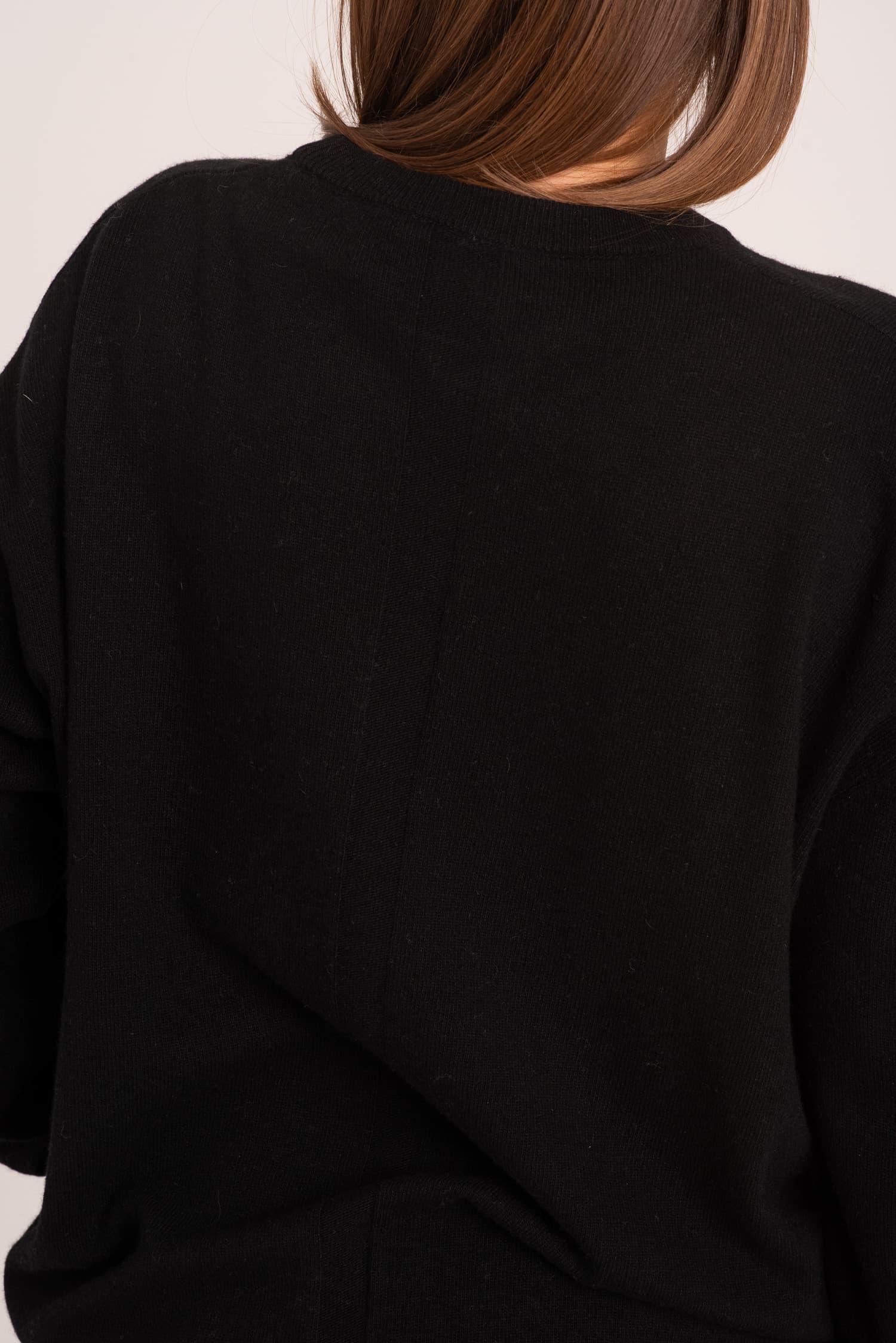 Czarny klasyczny sweter damski Agatha - zdjęcie 5