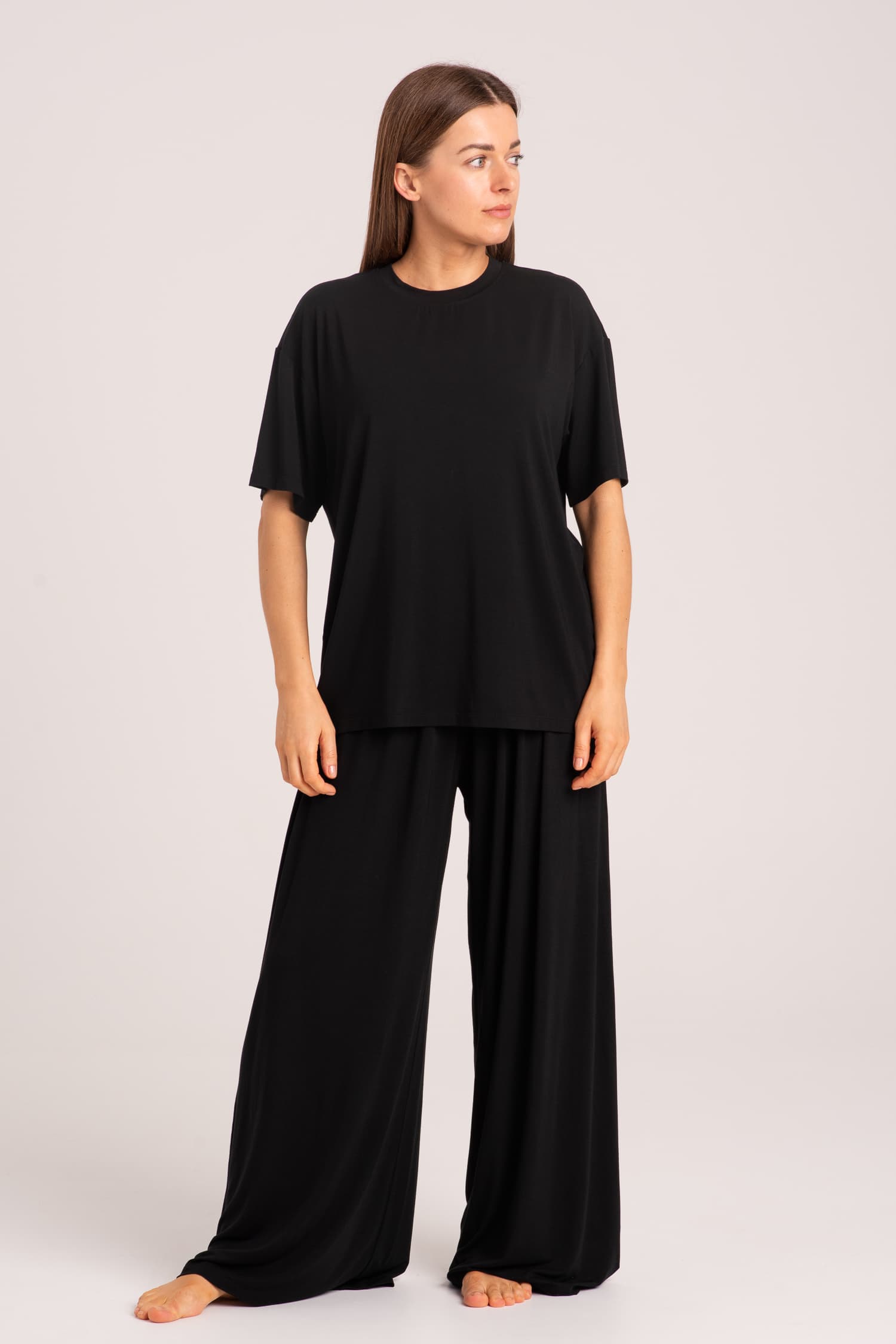 Czarne luźne spodnie bambusowe Nina - widok 2