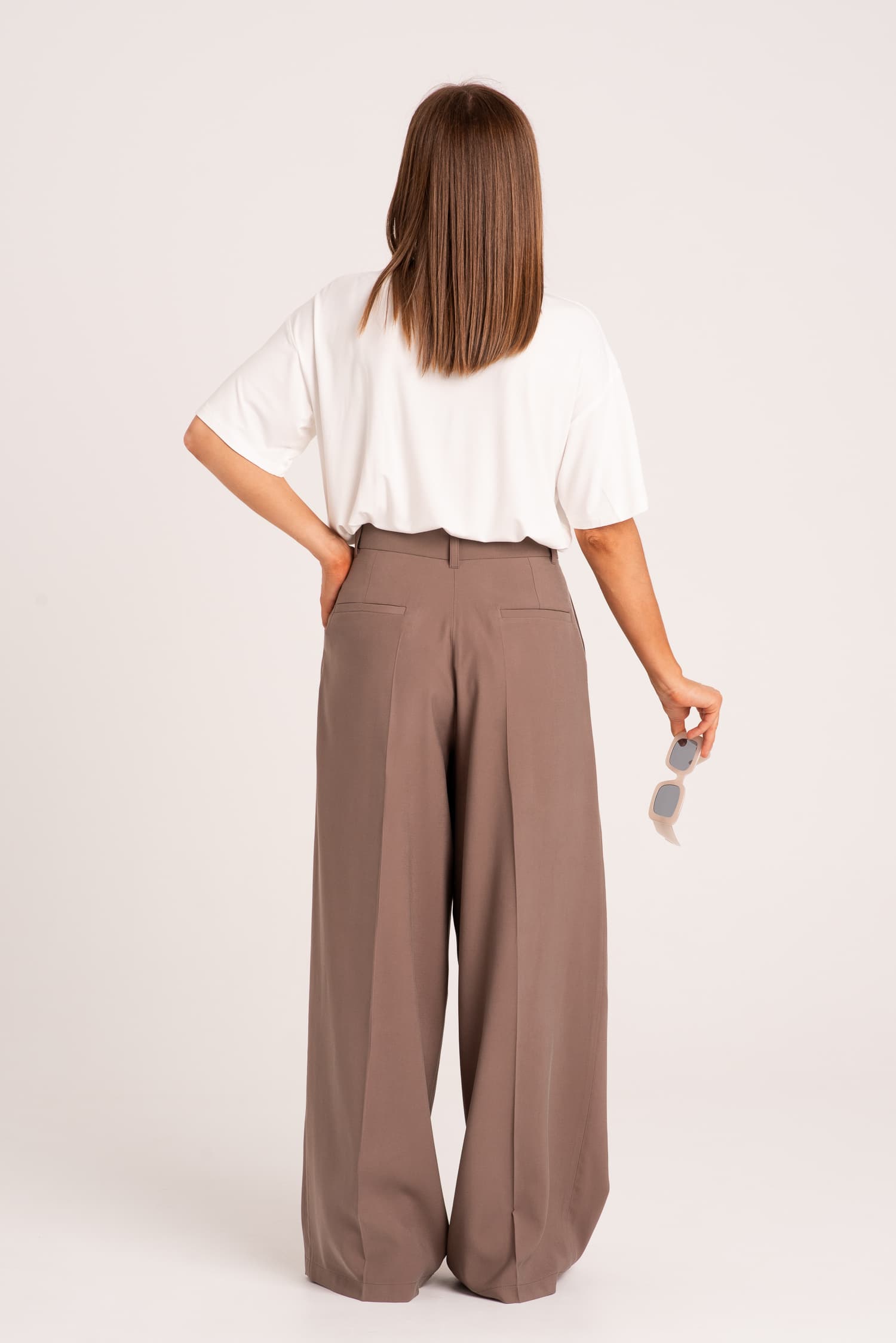 Brązowe spodnie garniturowe Pearl - zdjęcie 4