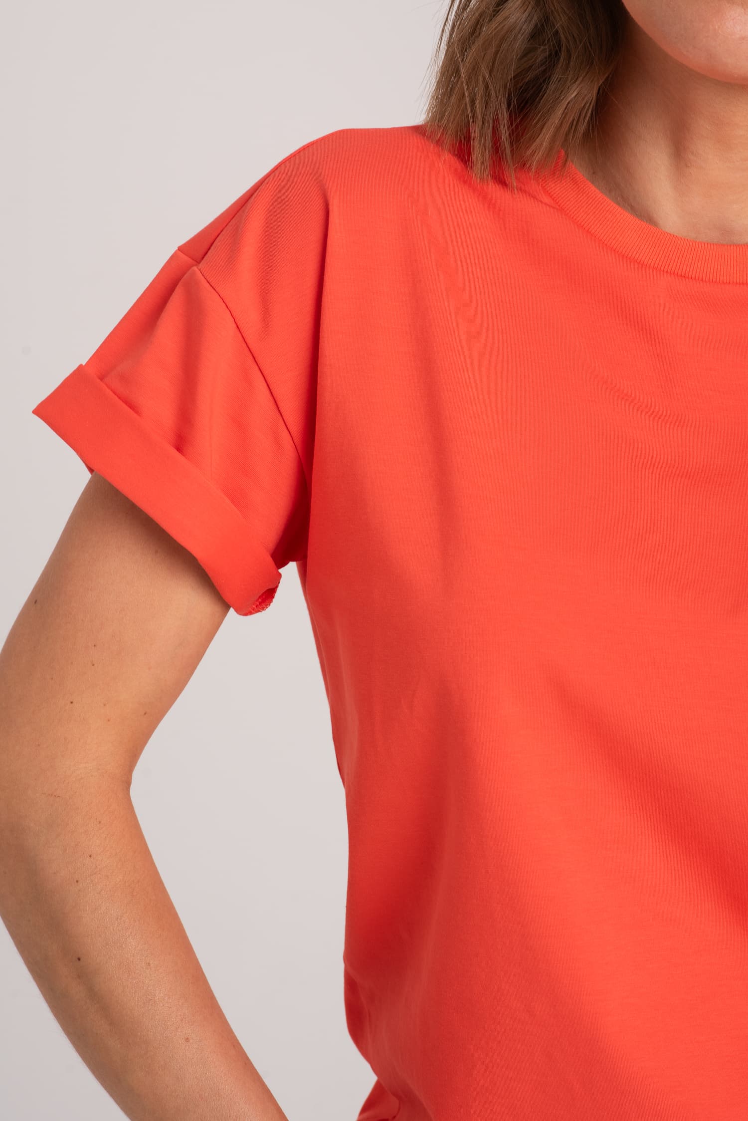 T-shirt klasyczny BASIC – koralowy - zdjęcie 3