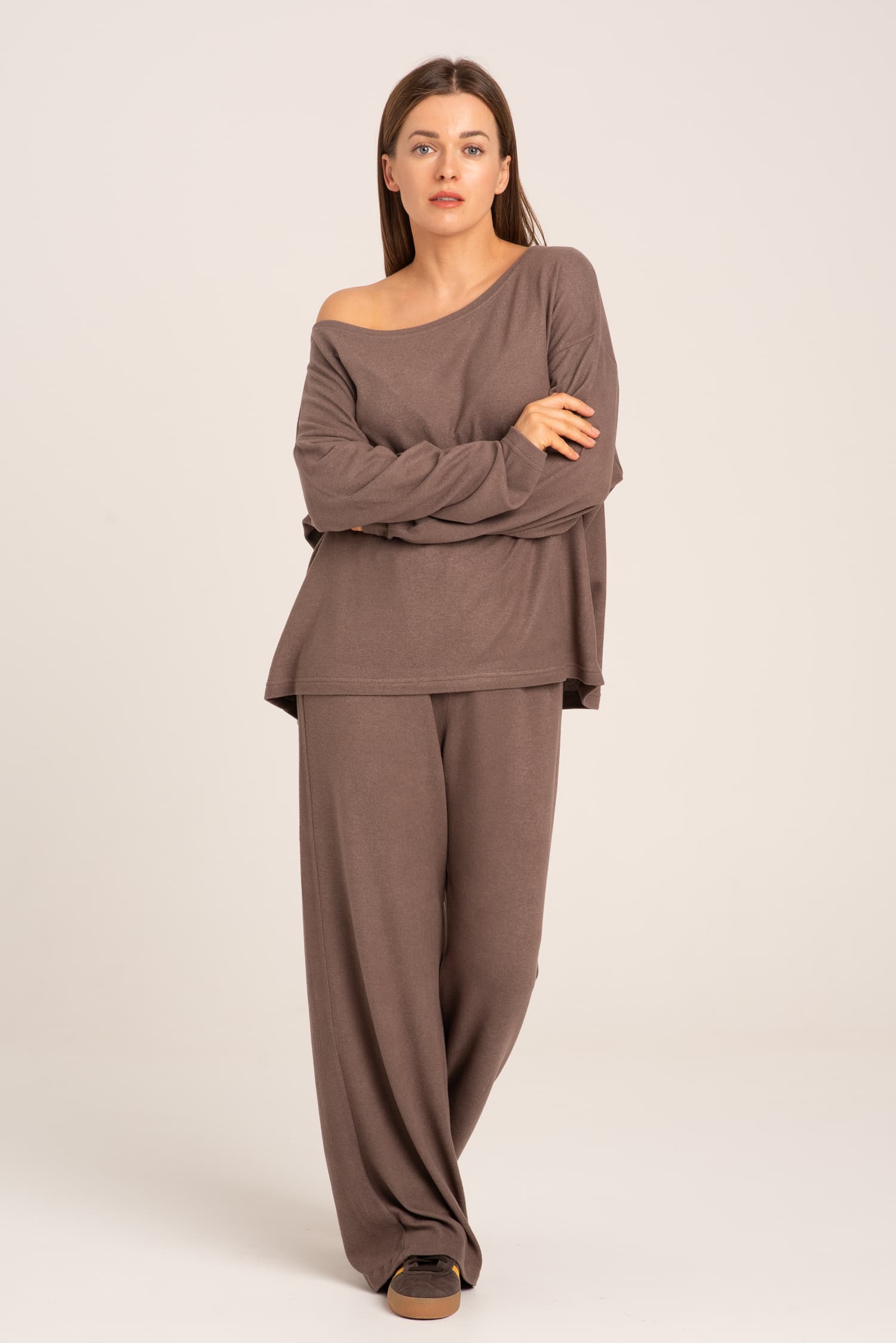 Brązowe luźne spodnie z szerokimi nogawkami Clara - zdjęcie 4