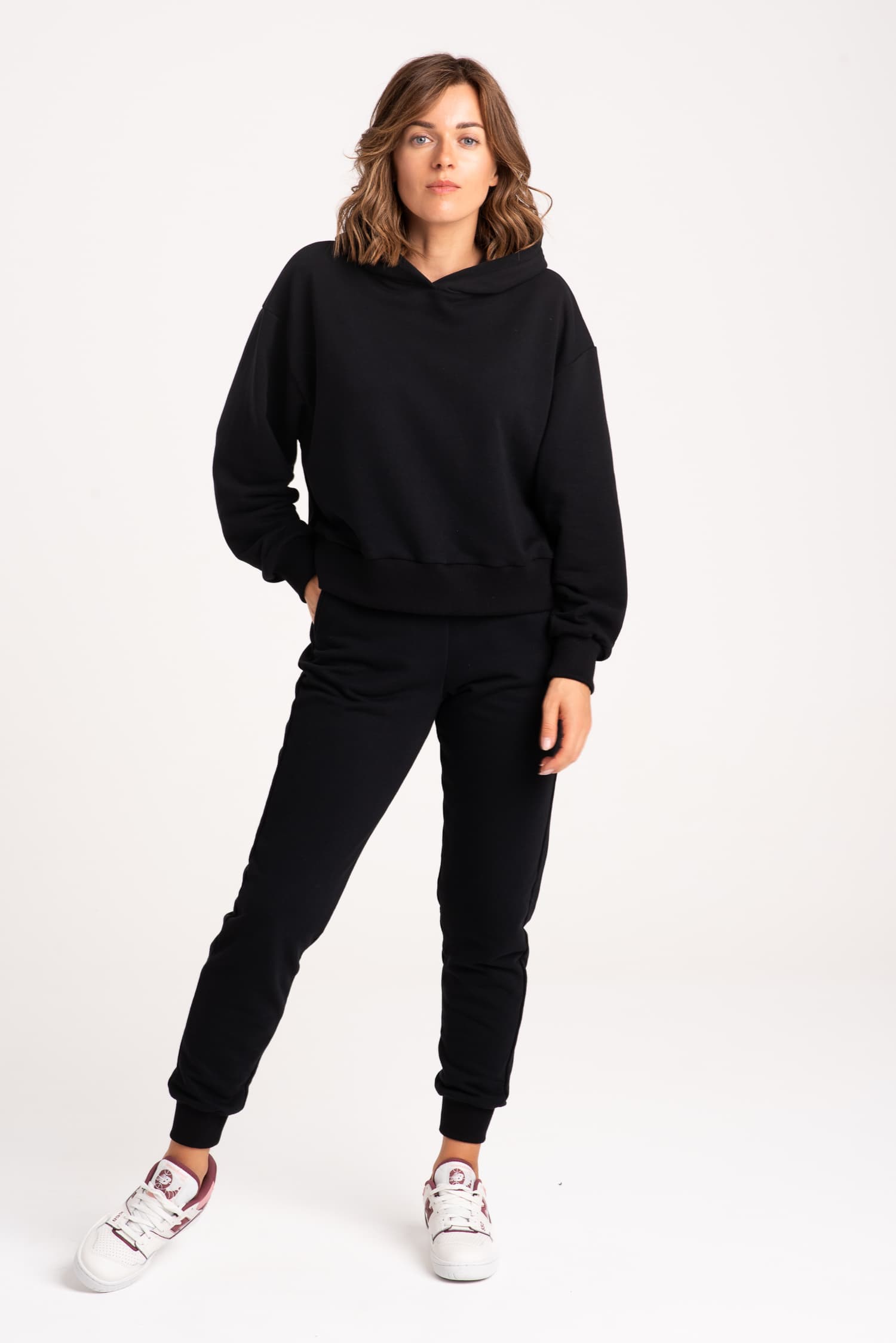 Komplet: czarne spodnie dresowe z wysokim stanem + bluza z kapturem