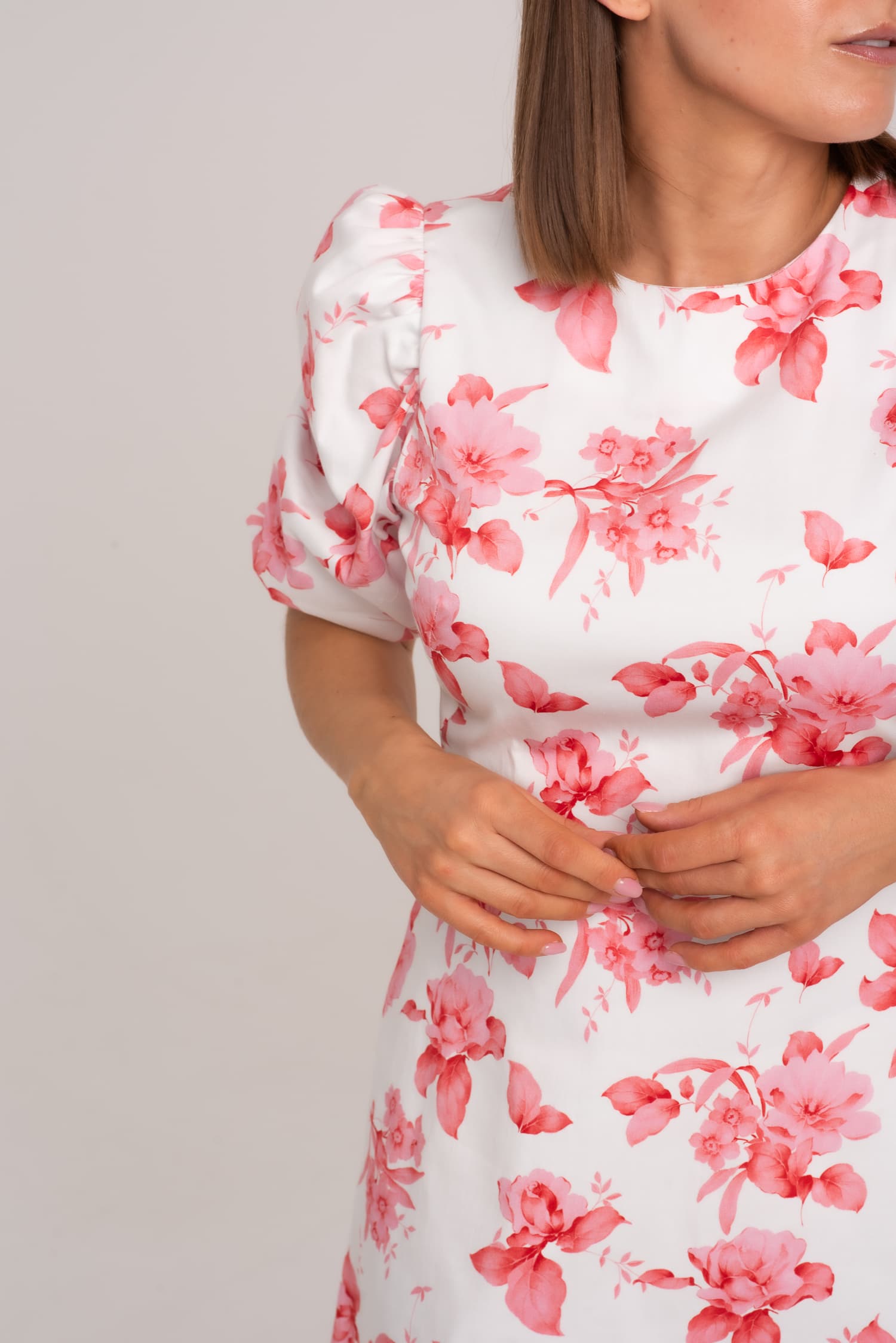 Bawełniana sukienka w kwiaty Everly - zdjęcie 5