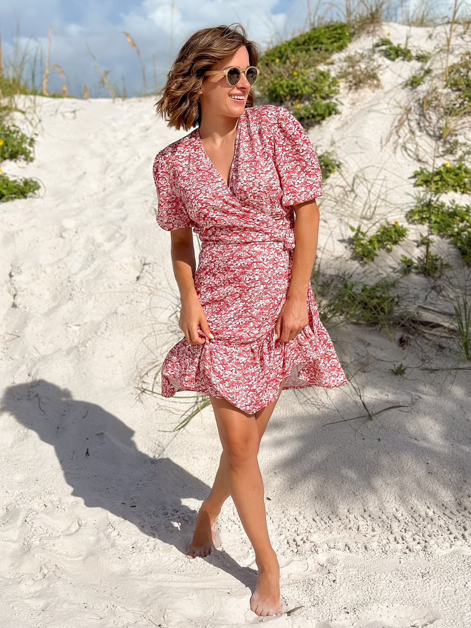 Sukienka kopertowa z krótkim rękawem LOVE  – kwiaty