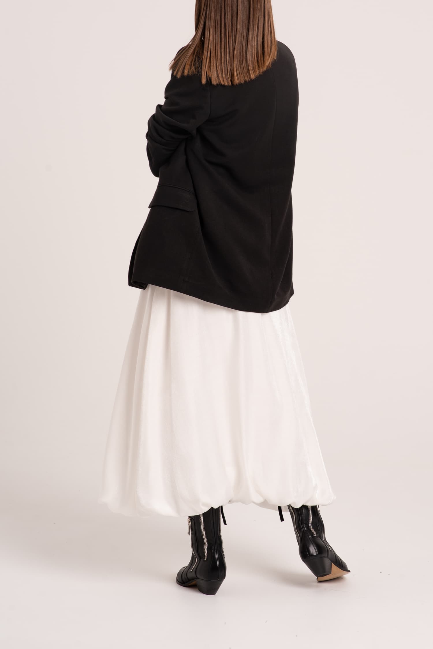 Perłowa spódnica balonowa z połyskującej tkaniny Megan - widok 2