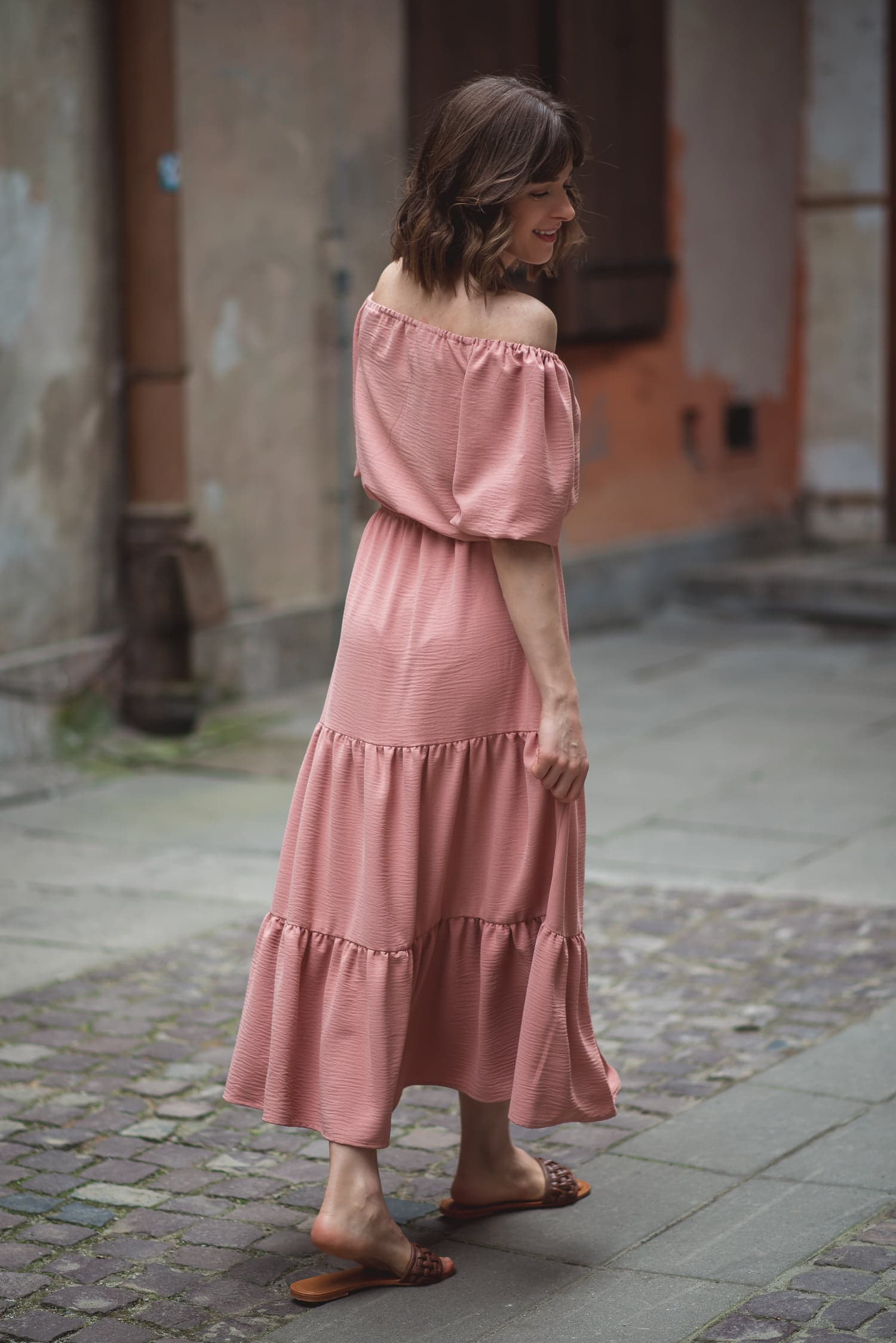 Sukienka PAOLA – brzoskwiniowy — zdjęcie 4