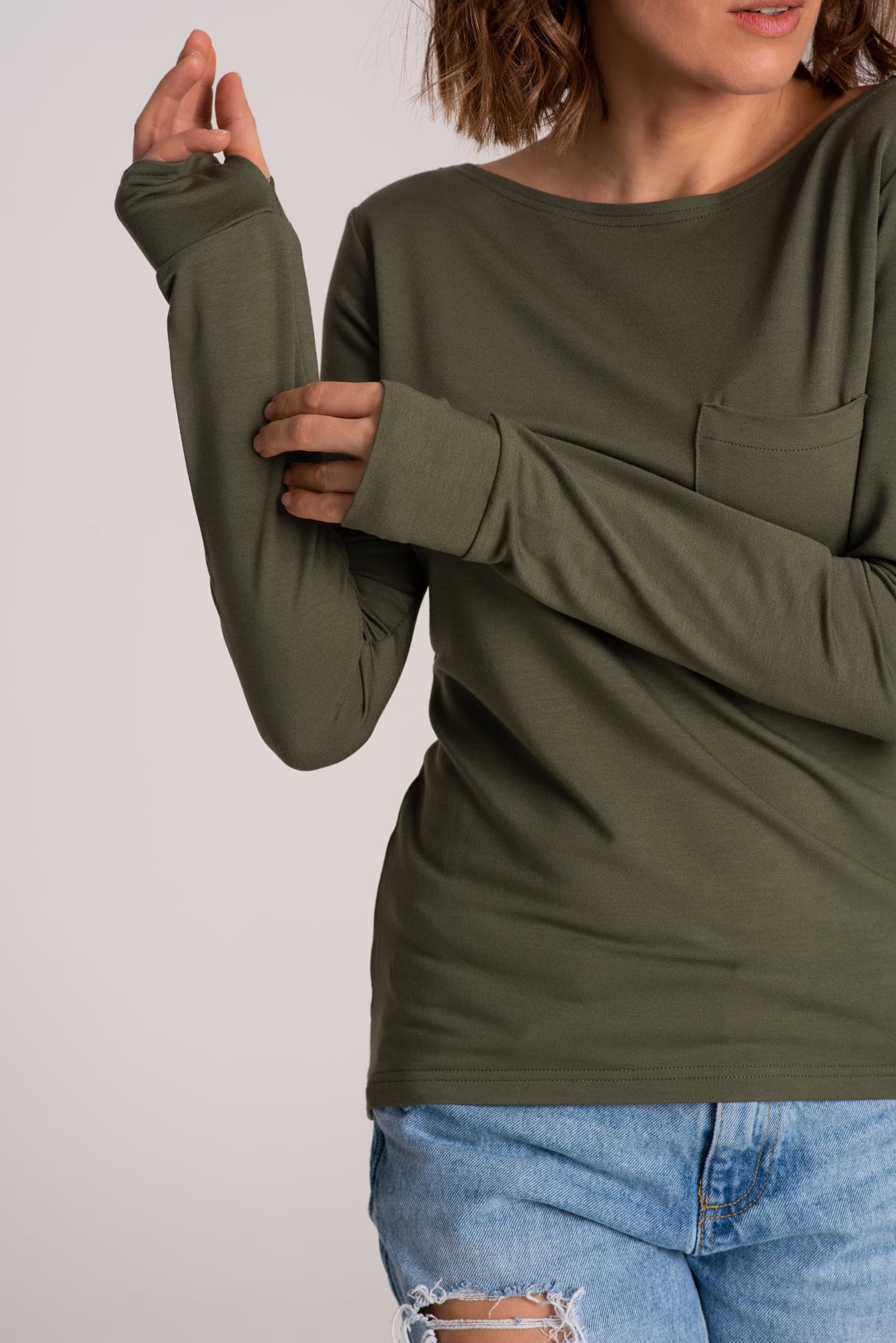 Longsleeve z kieszonką BASIC – khaki — zdjęcie 4