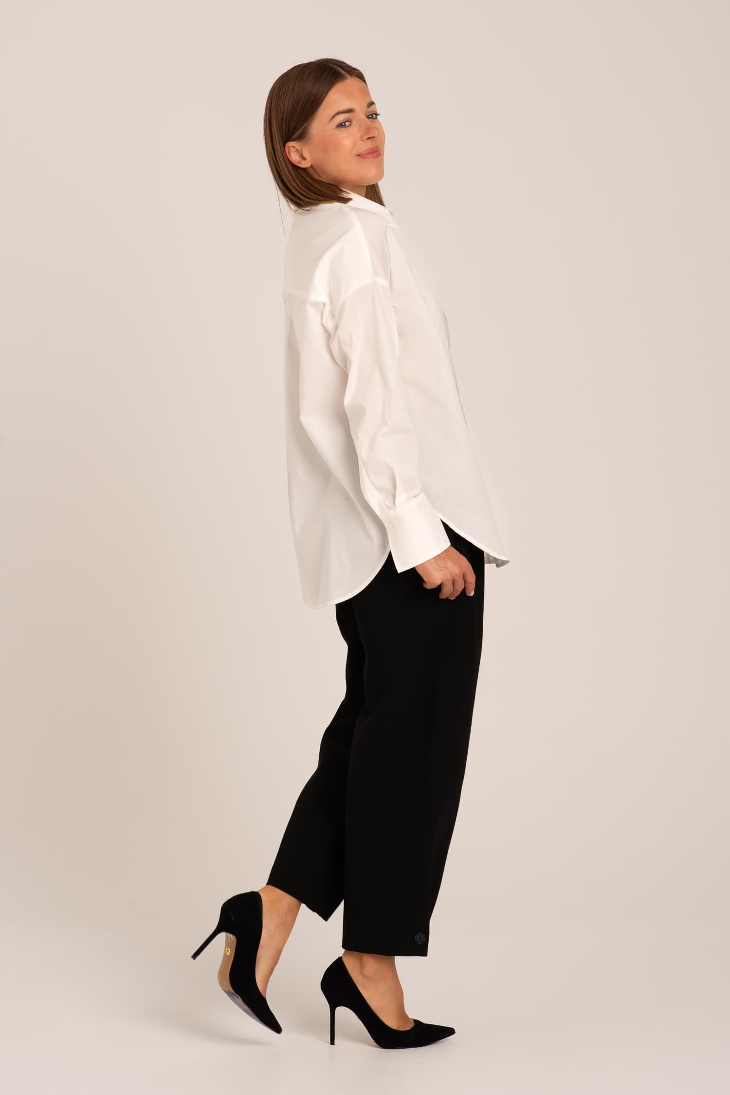 Biała bawełniana koszula oversize Laure — zdjęcie 6