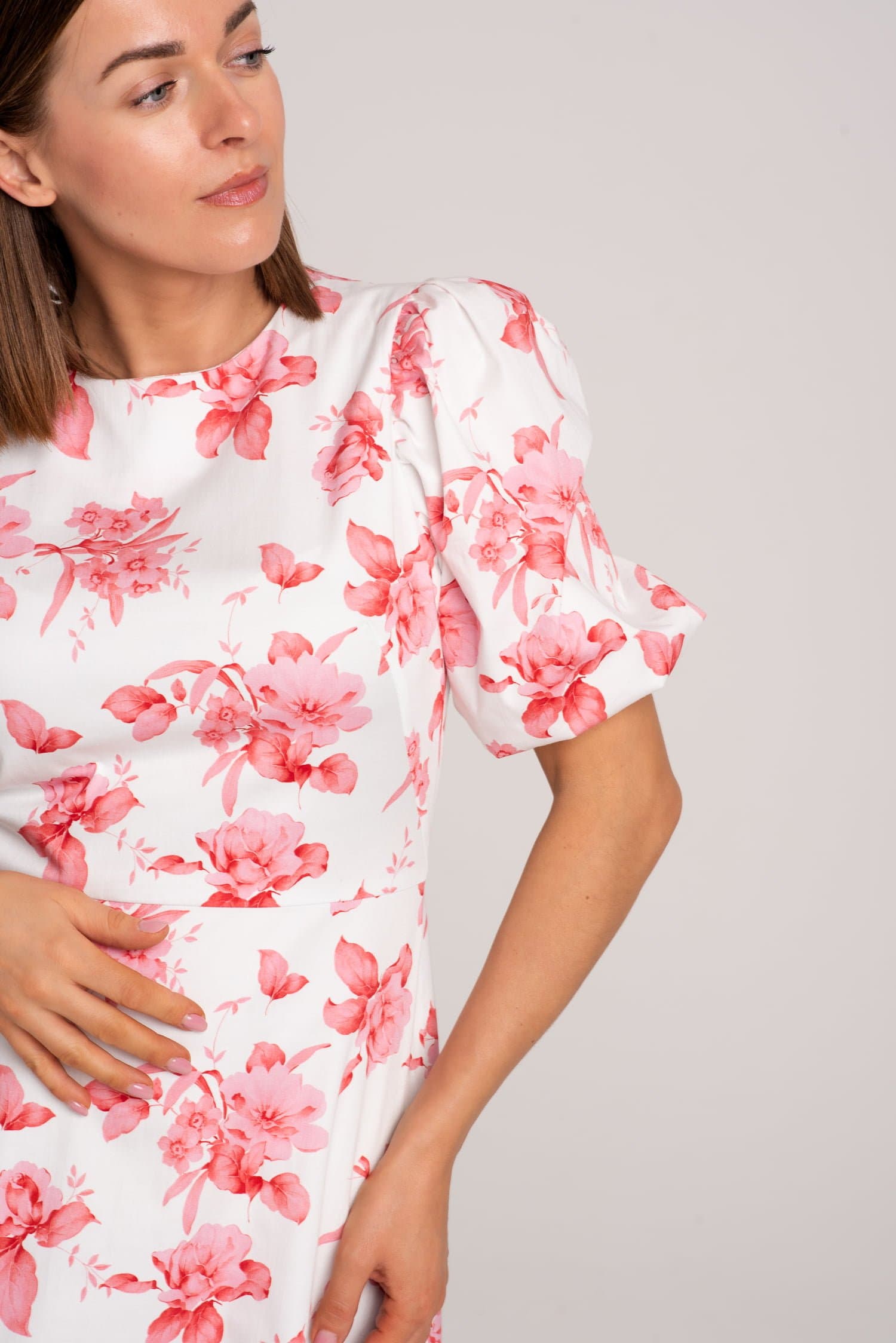 Bawełniana sukienka w kwiaty Everly — zdjęcie 4