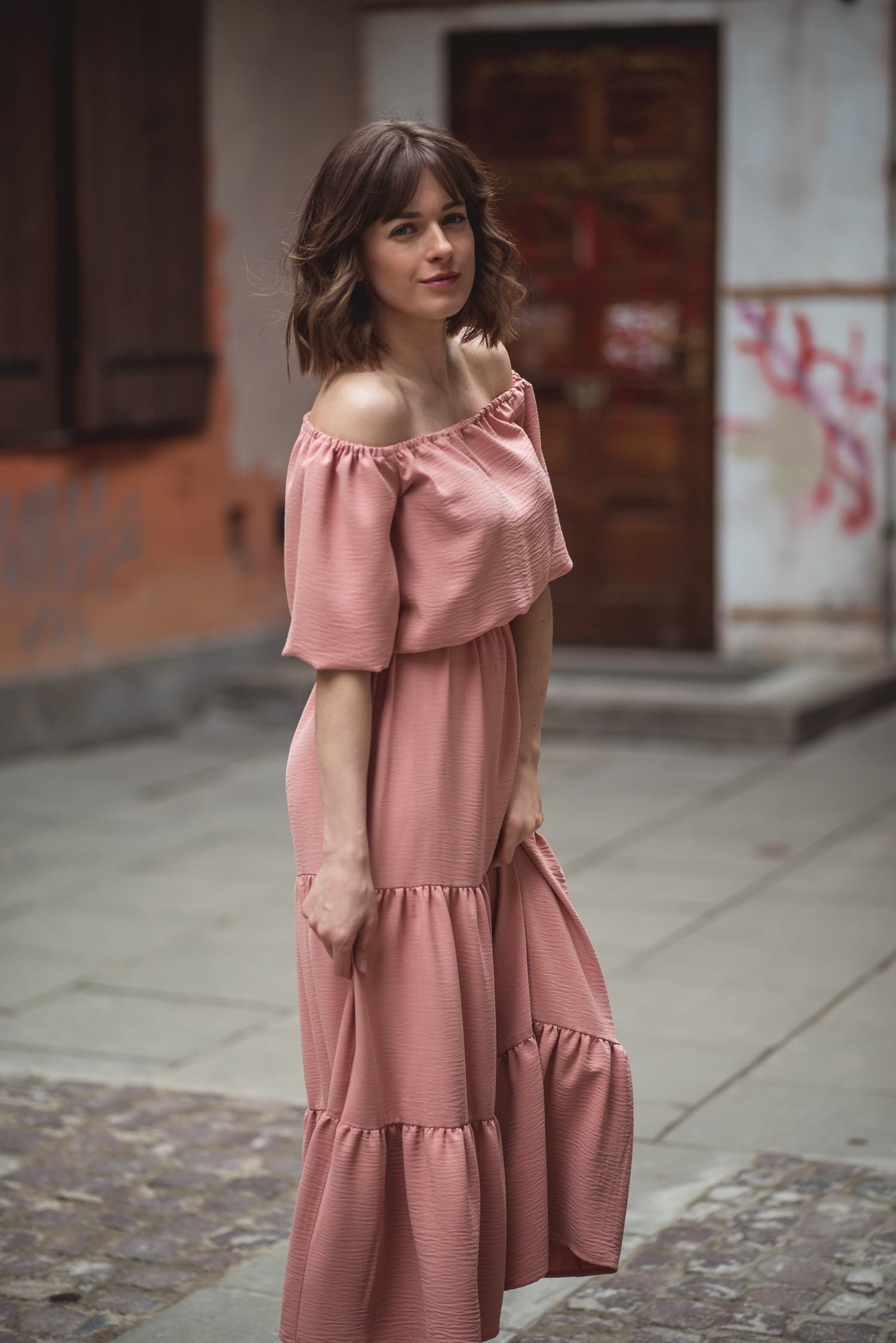 Sukienka PAOLA – brzoskwiniowy — zdjęcie 3