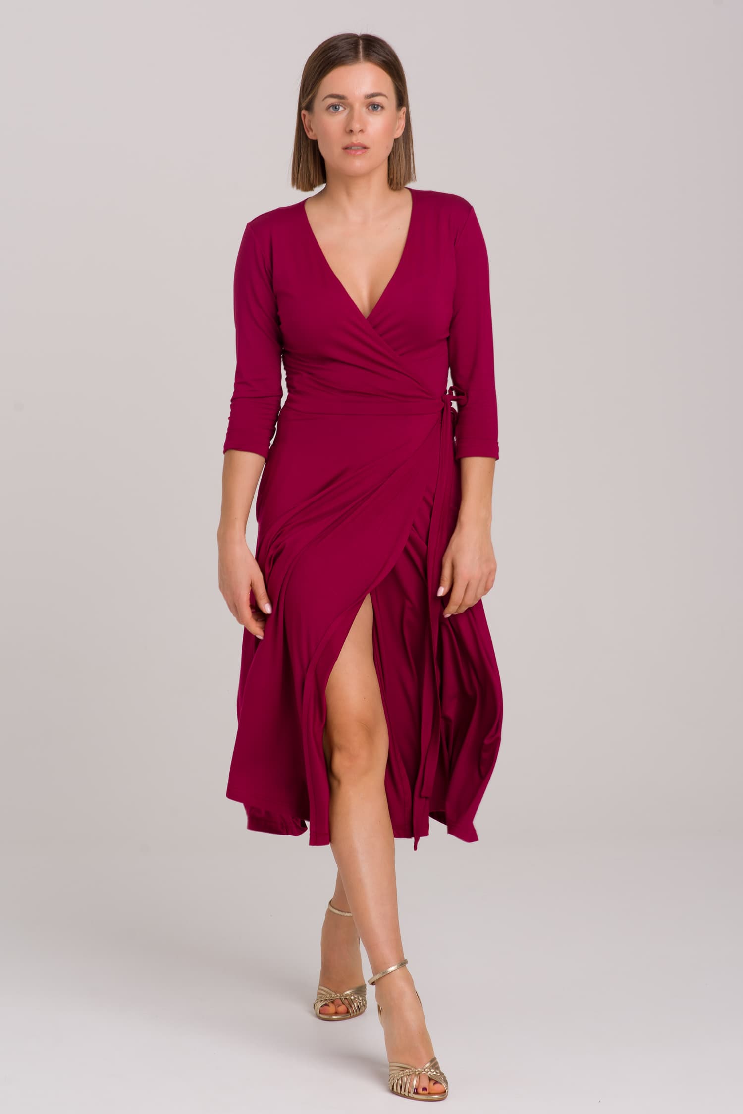 Bordowa sukienka kopertowa z modalu Red — zdjęcie 5