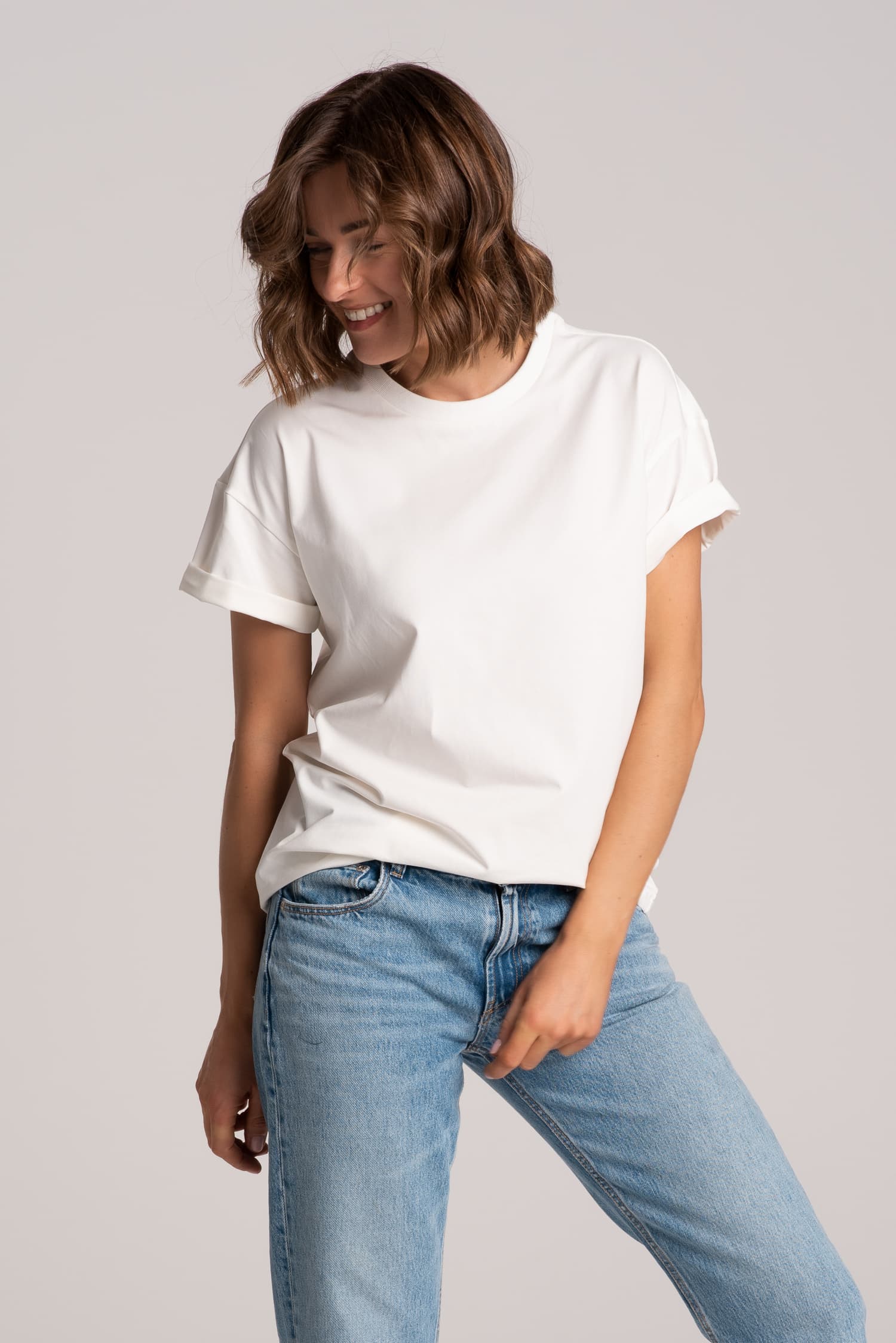 T-shirt klasyczny BASIC – biały — zdjęcie 3