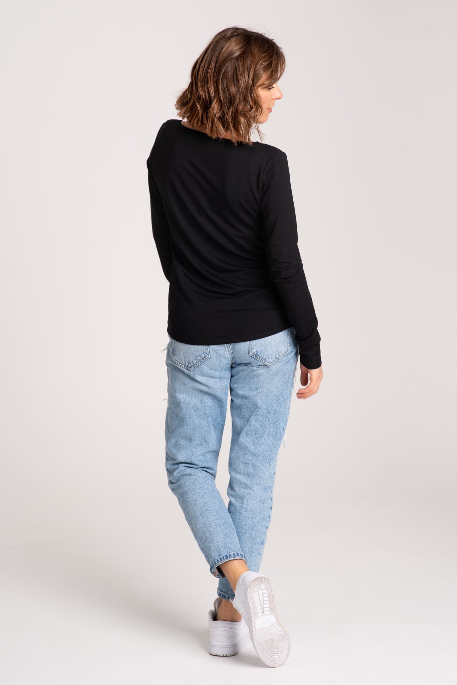 Longsleeve z kieszonką BASIC - czarny — zdjęcie 4