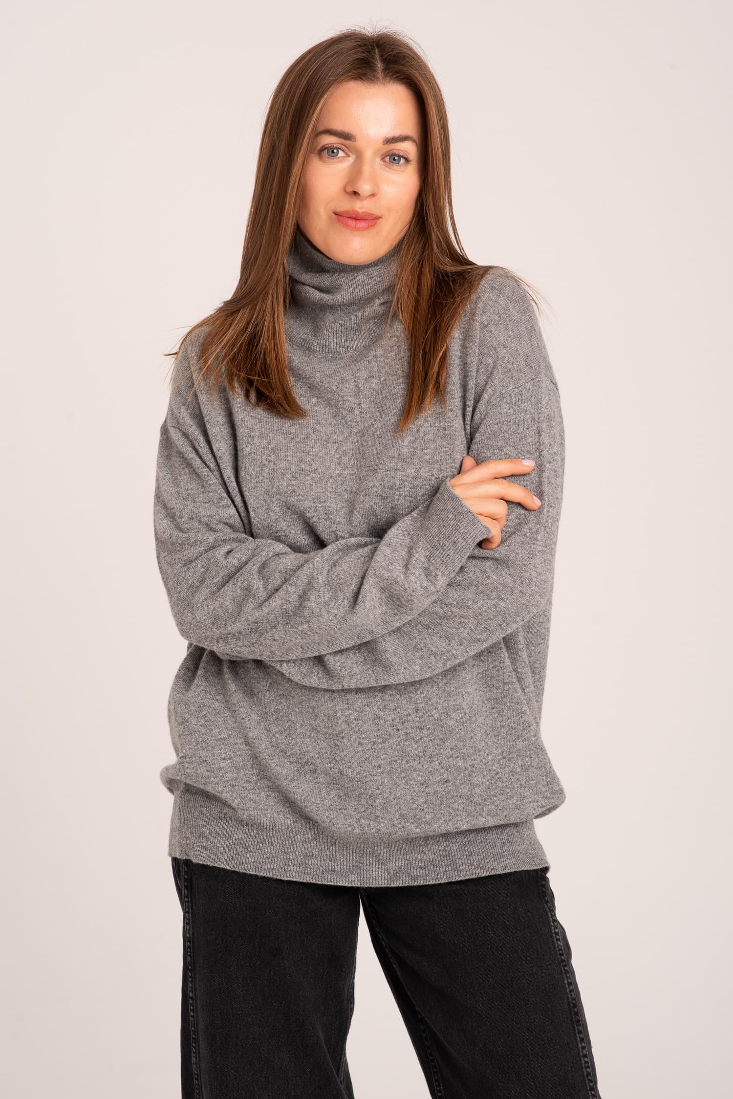 Szary klasyczny golf damski Monica — zdjęcie 3