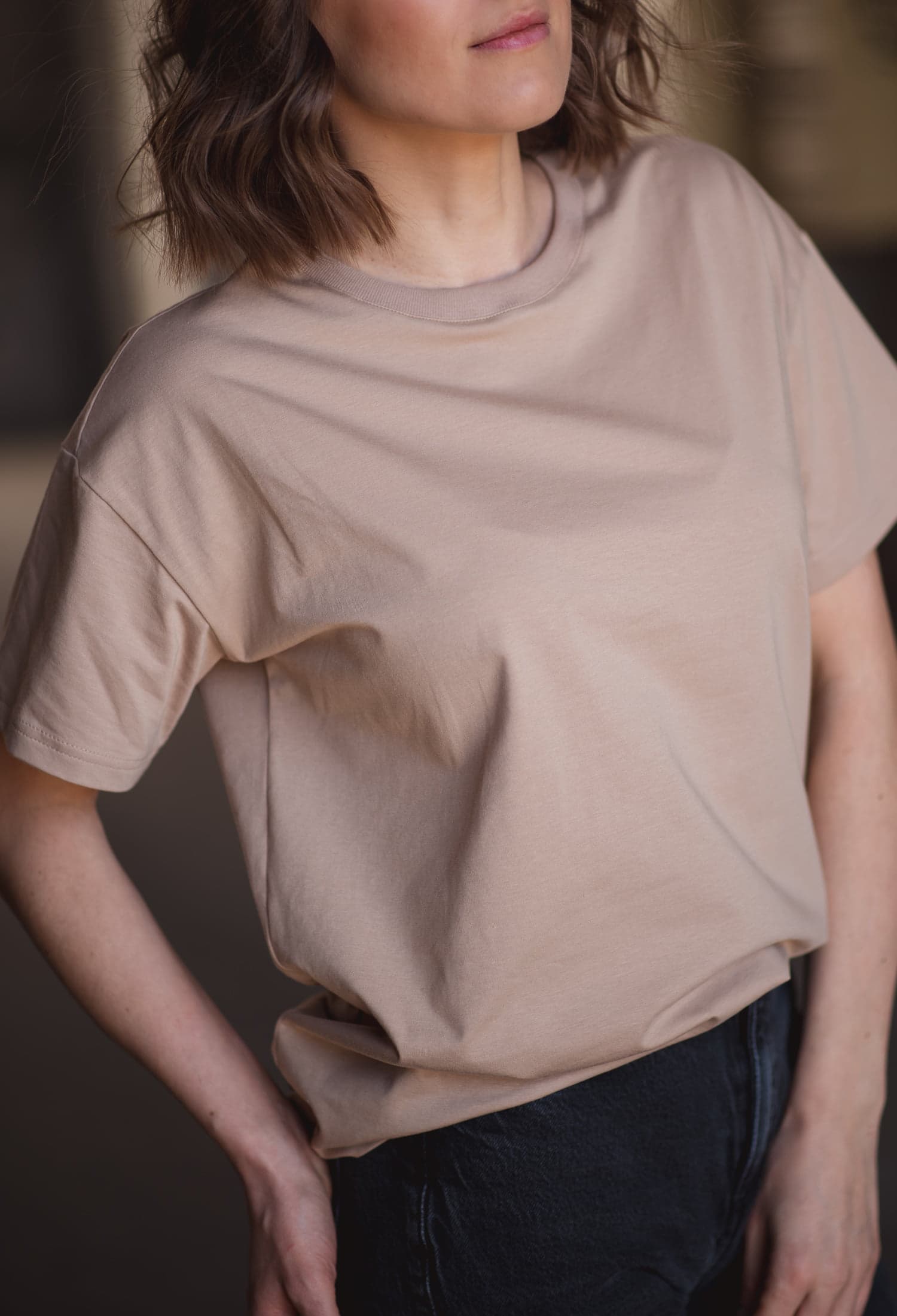 T-shirt klasyczny BASIC – cielisty - zdjęcie 3