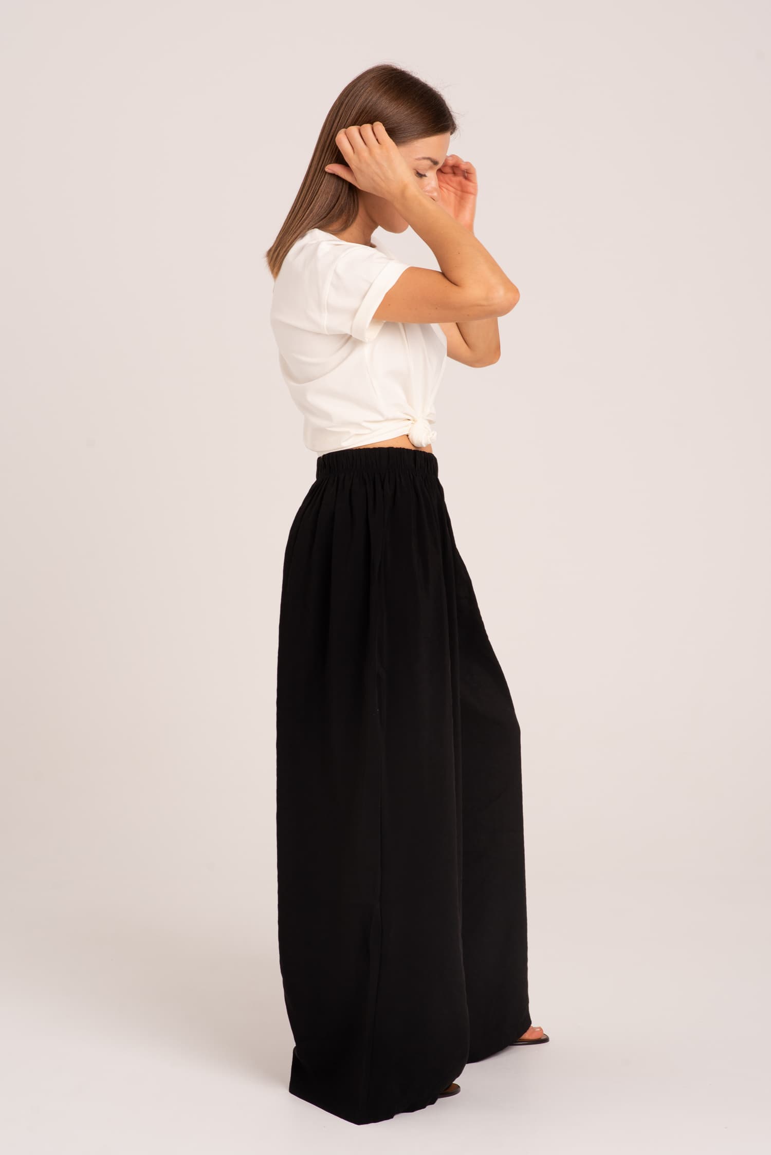 Czarne szerokie spodnie z wiskozy Harmony - zdjęcie 6