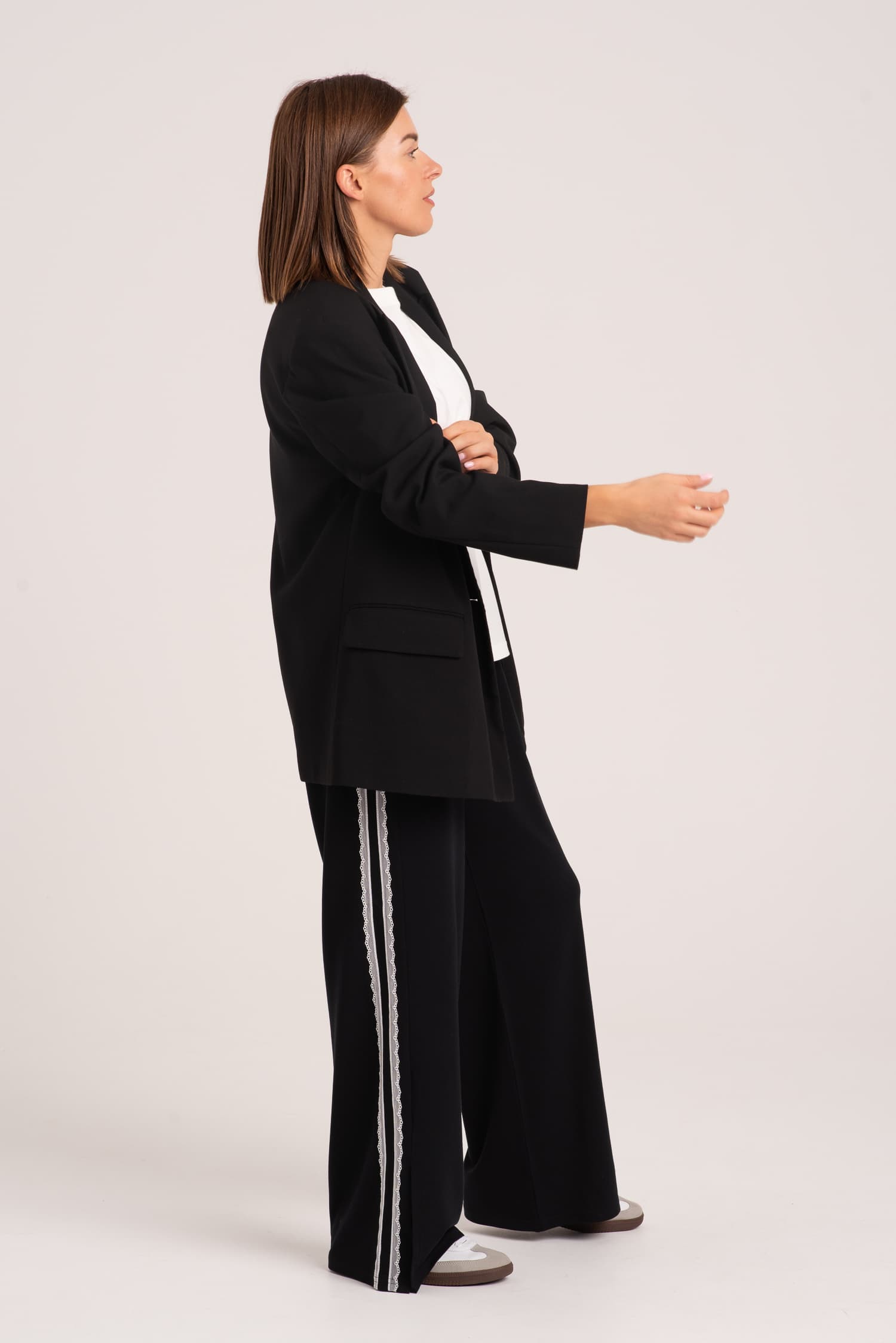 Czarne spodnie z lampasami Brigitte - zdjęcie 4