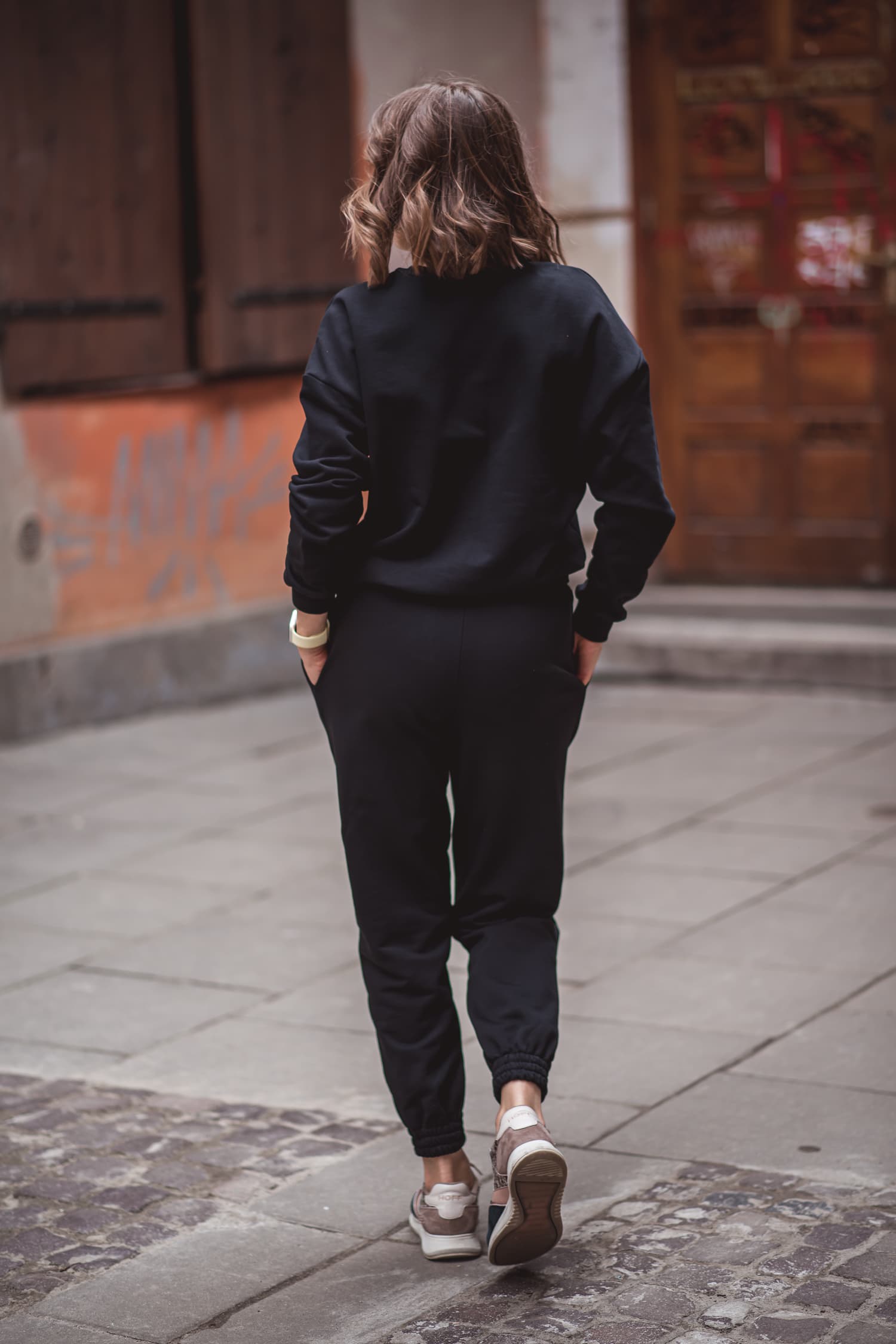 Dresy damskie: bluza + spodnie - czarne - zdjęcie 6