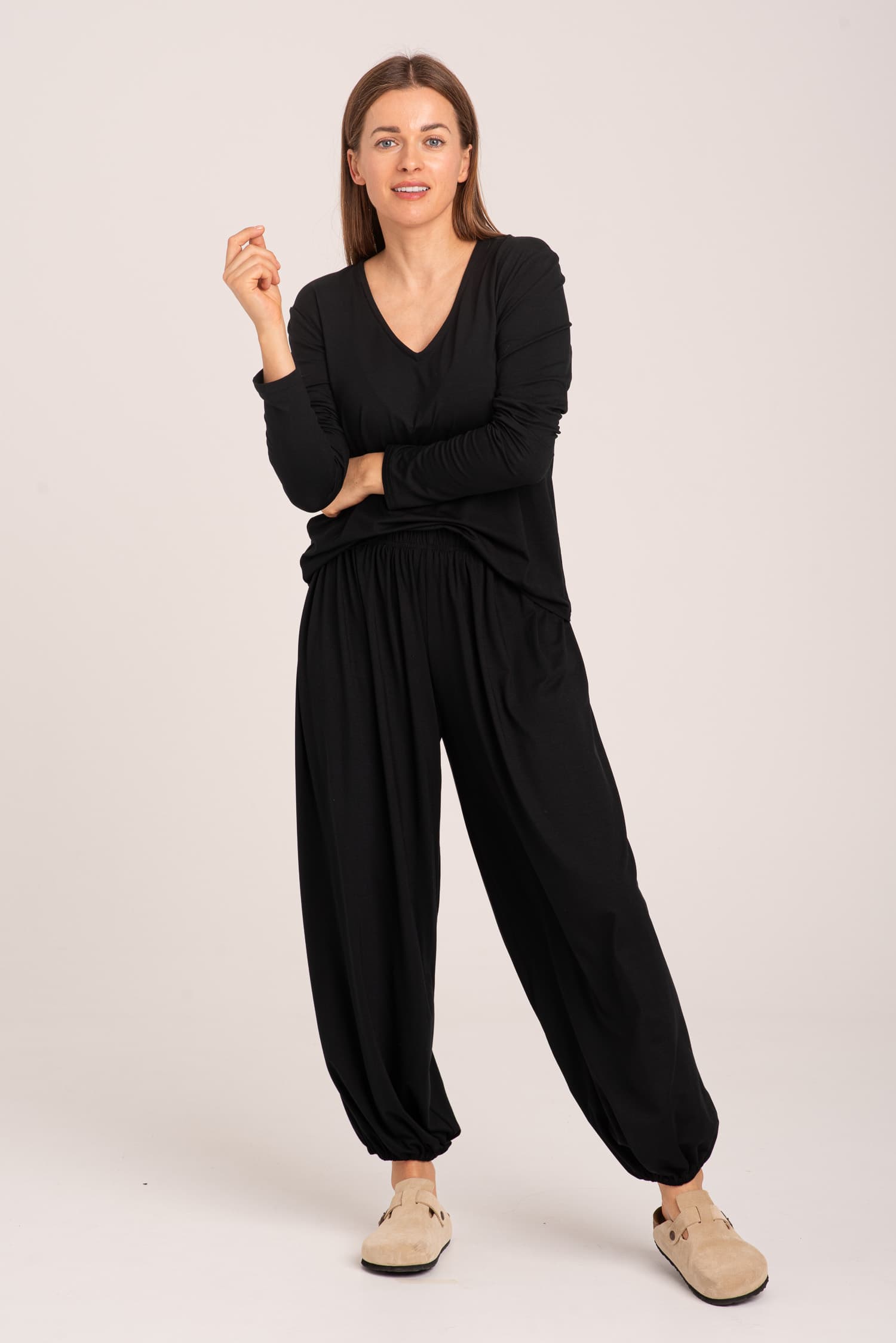 Czarne spodnie typu baloon Selena - zdjęcie 4