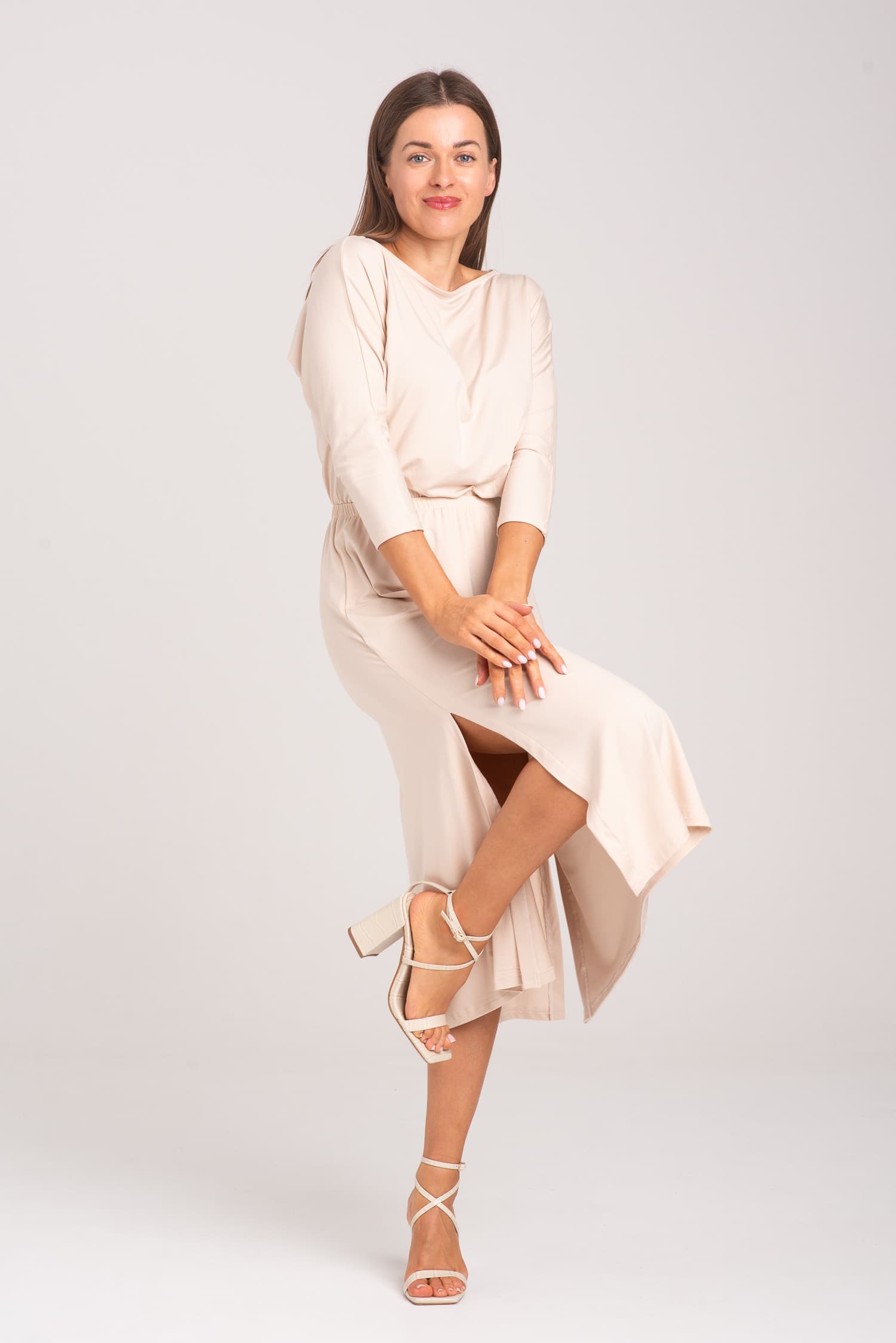 Kremowa sukienka z modalu Hot As Hell - zdjęcie 6