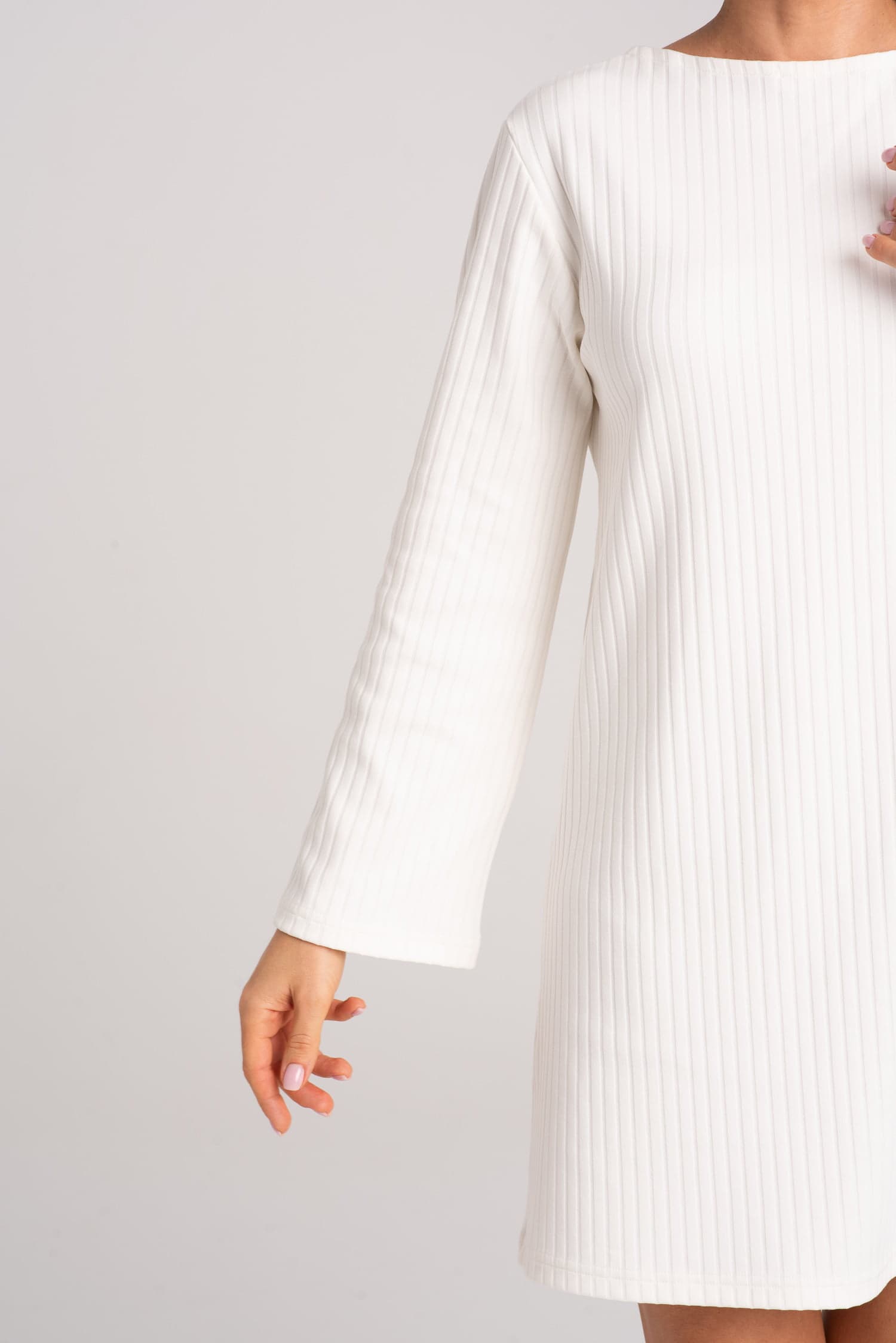 Śmietankowa sukienka z prążkowanej dzianiny Ella - zdjęcie 4