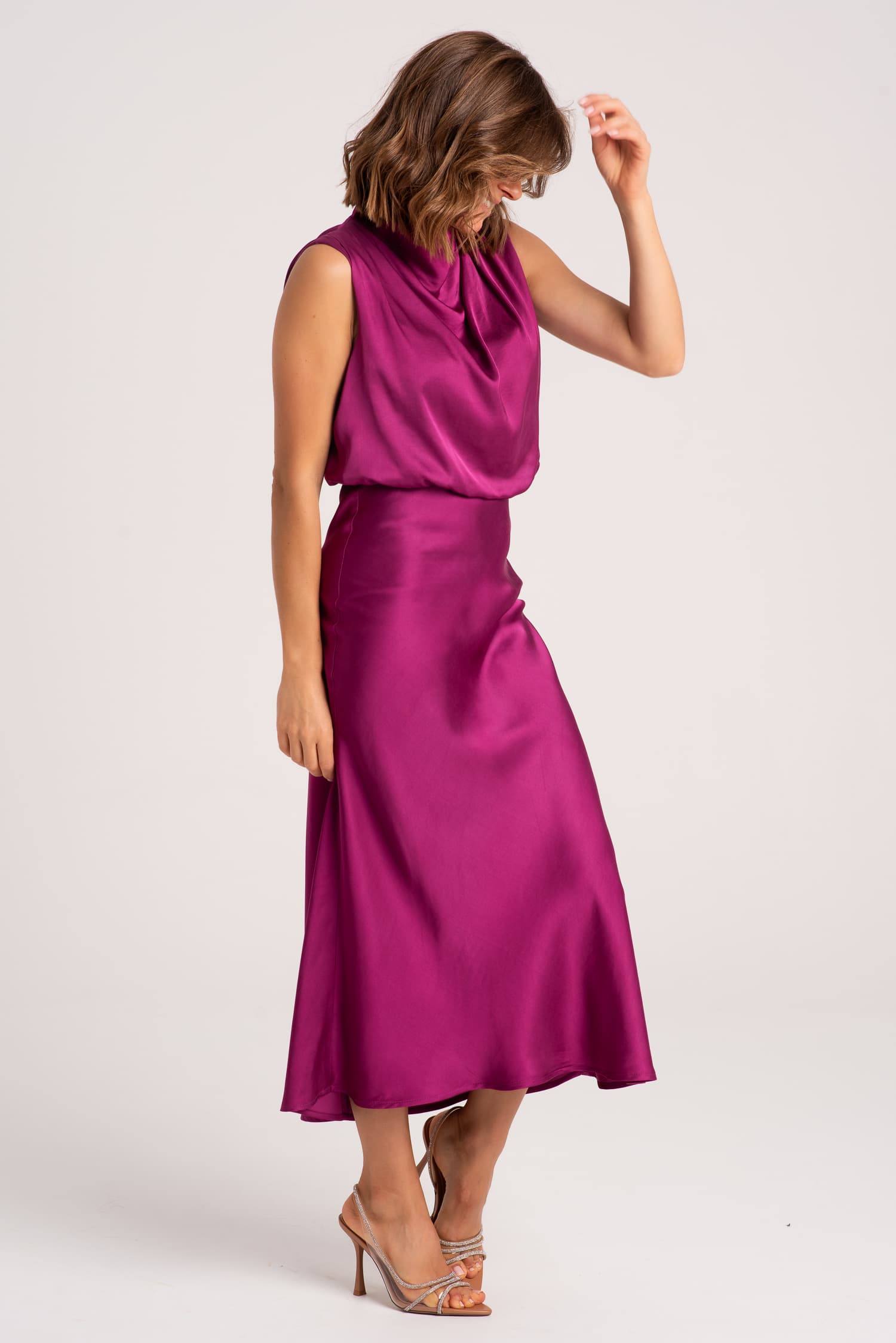 Satynowa sukienka Lena - zdjęcie 3