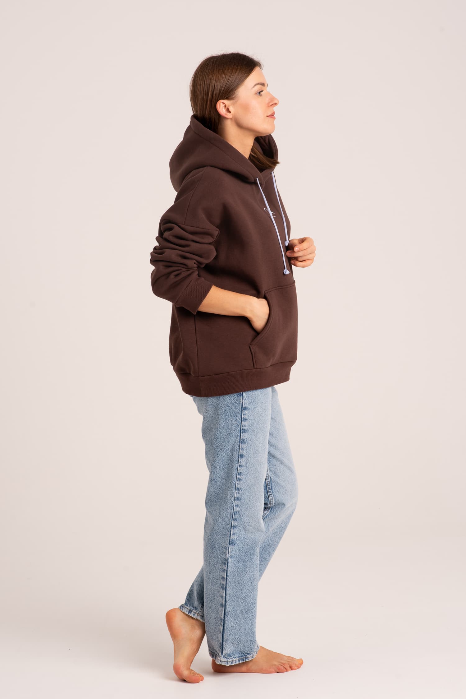 Brązowa bluza dresowa z kapturem LOU - zdjęcie 4