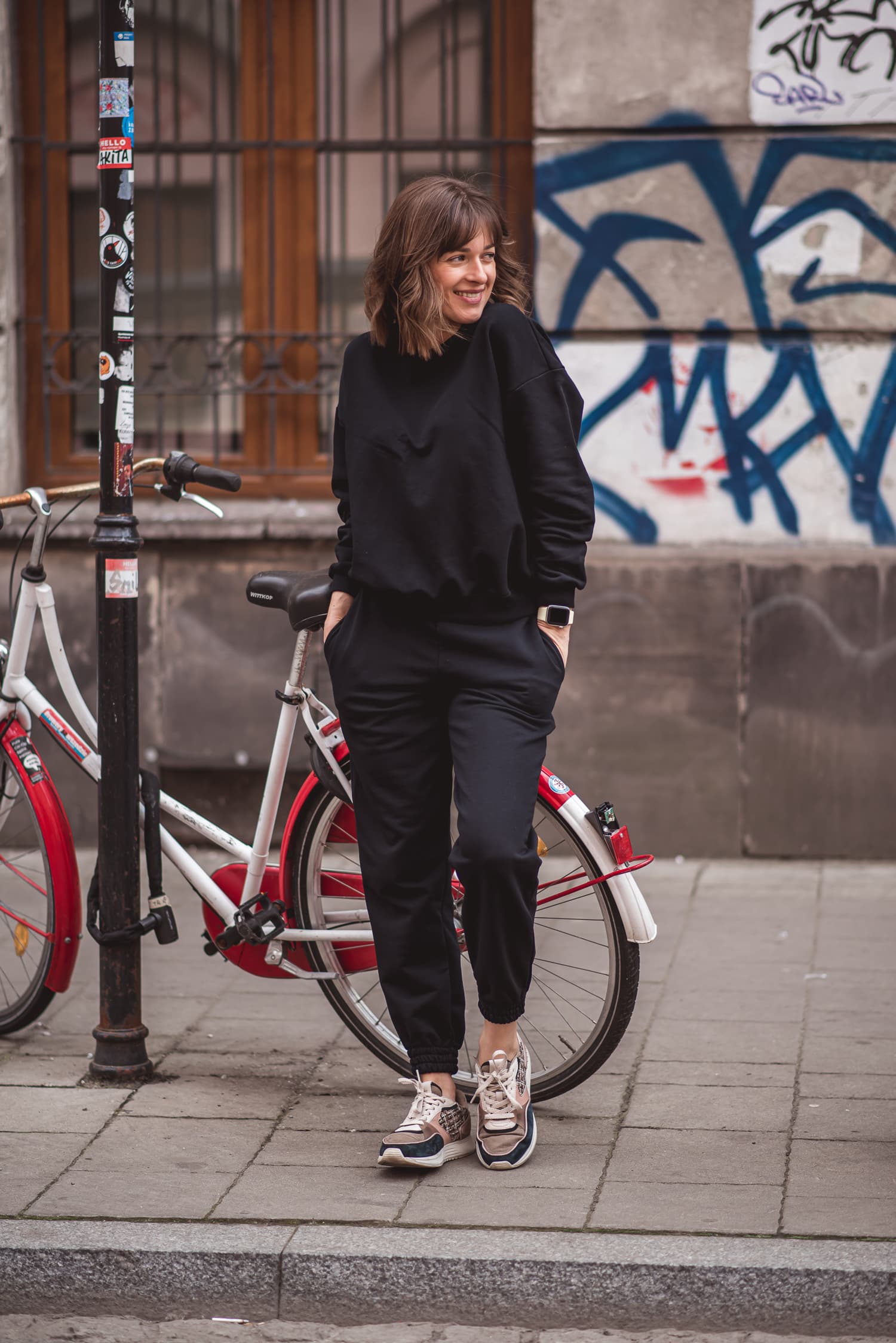 Dresy damskie: bluza + spodnie - czarne - zdjęcie 5