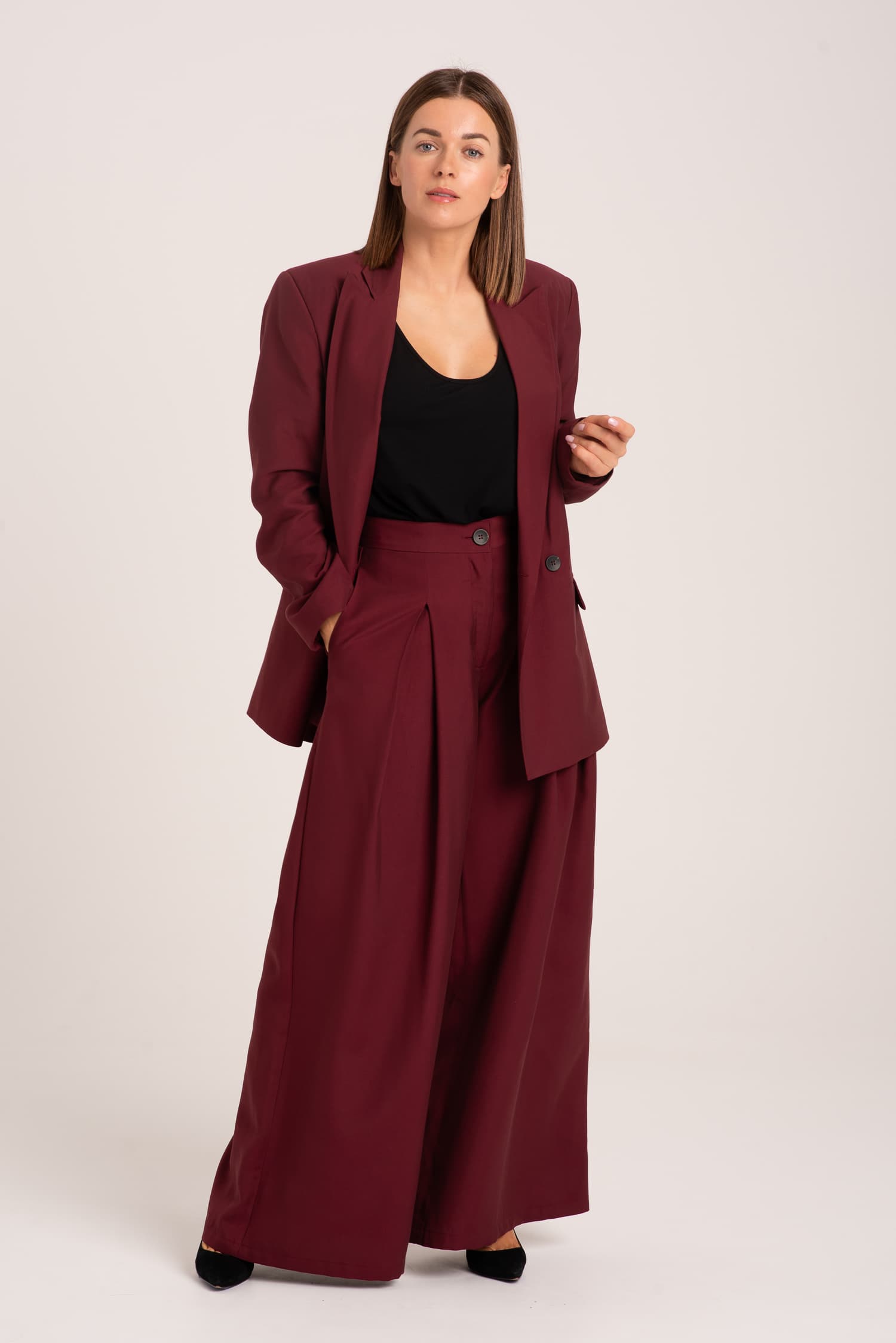 Bordowe spodnie z szerokimi nogawkami Victoria - zdjęcie 3